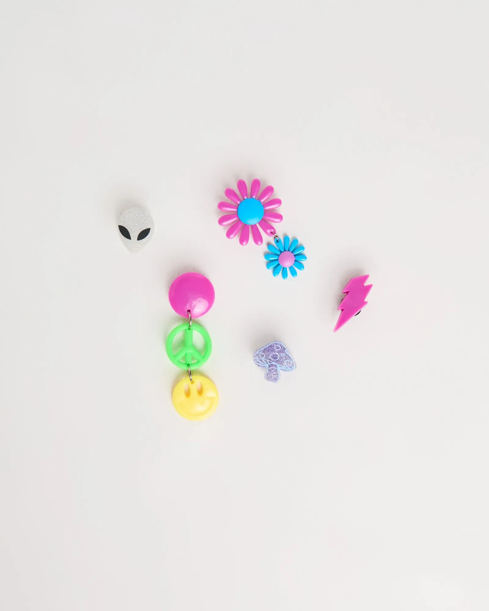 at_the_festival__pack_jib_2.webp Flash Sale CROCS At The Festival 5 Pack Jibbitz