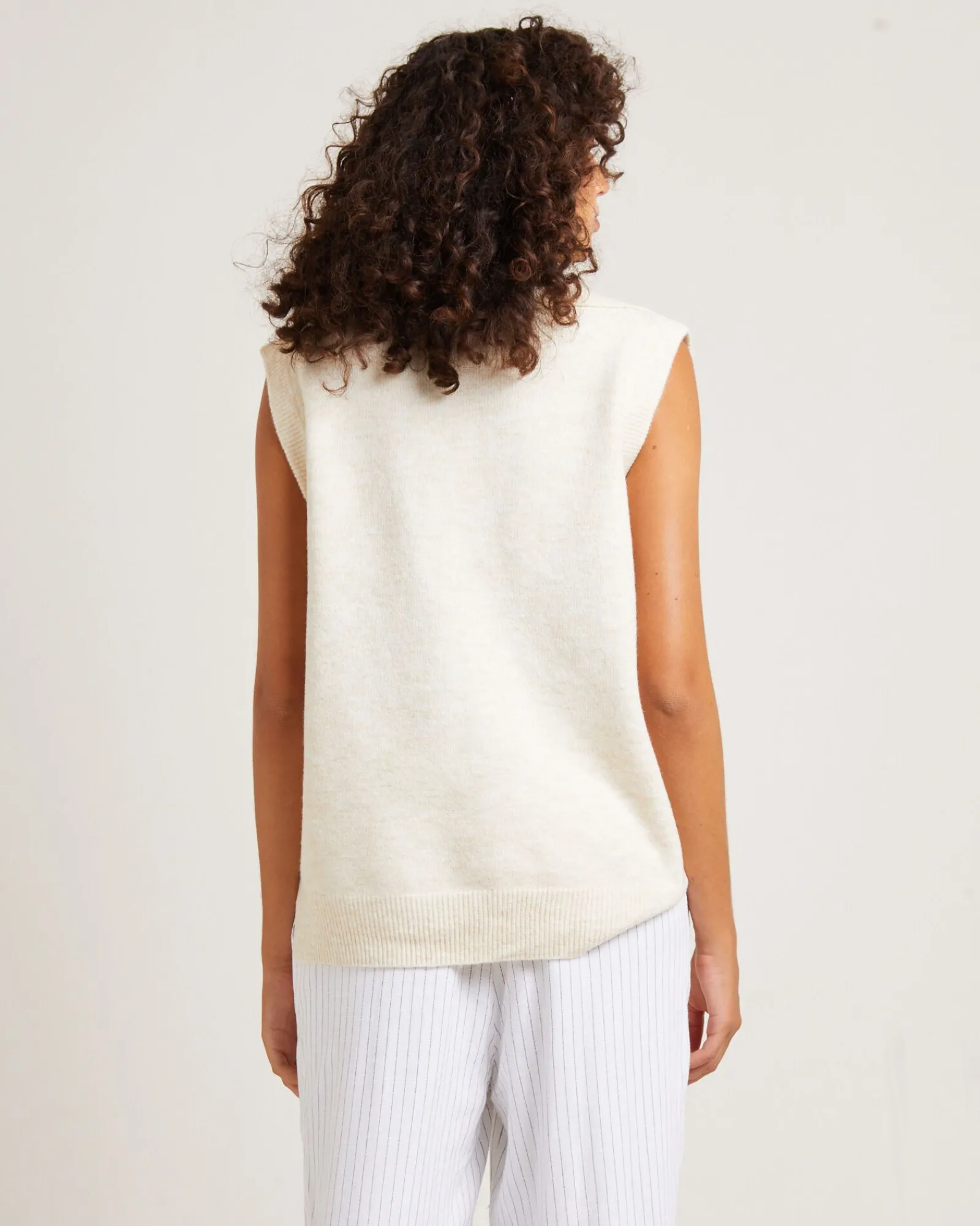 avari_knit_vest_oat_1.webp Cheap SUBTITLED Avari Knit Vest Oat