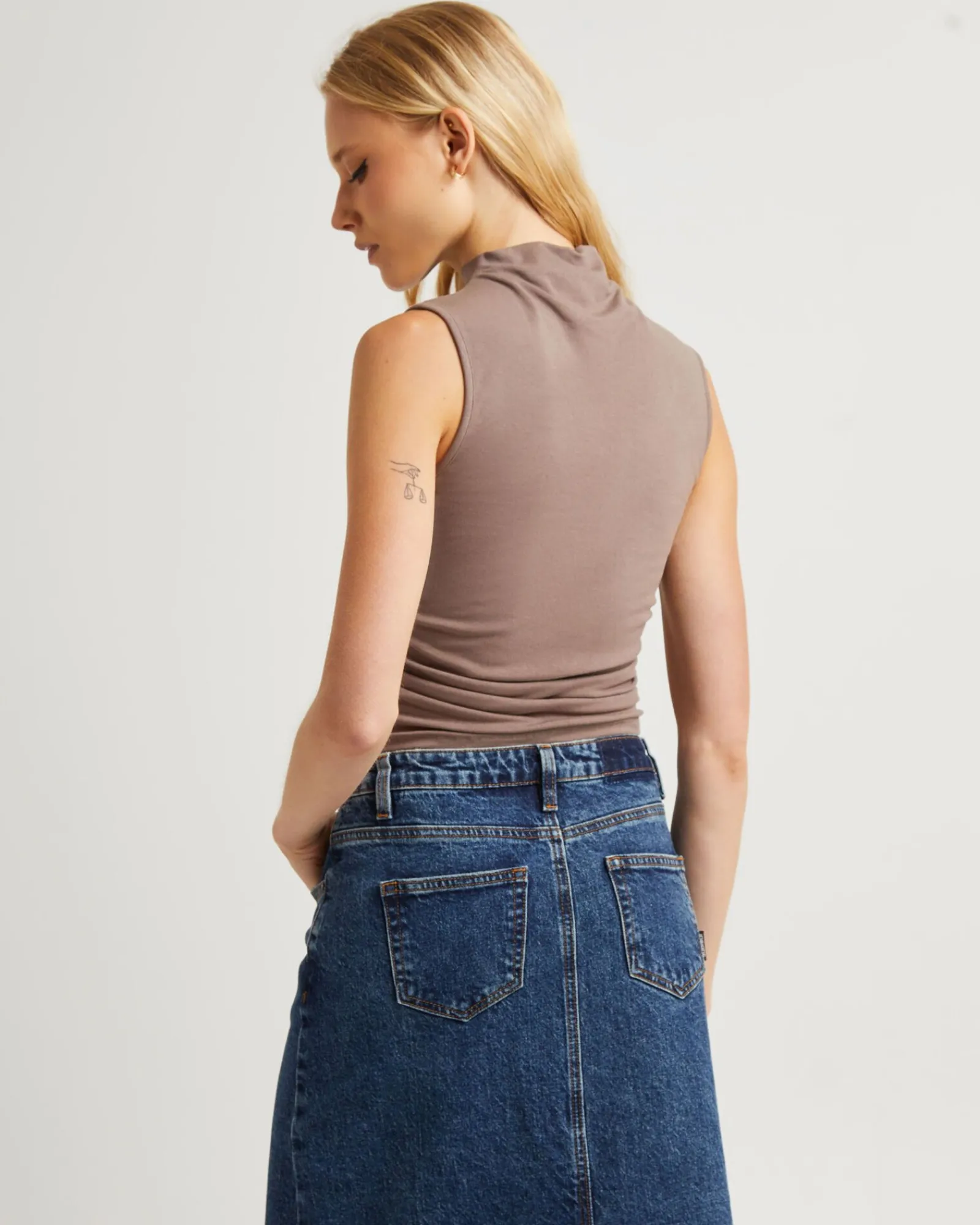 avery_high_neck_ruch_tank_1.webp Best Sale ALICE IN THE EVE Avery High Neck Ruch Tank Top