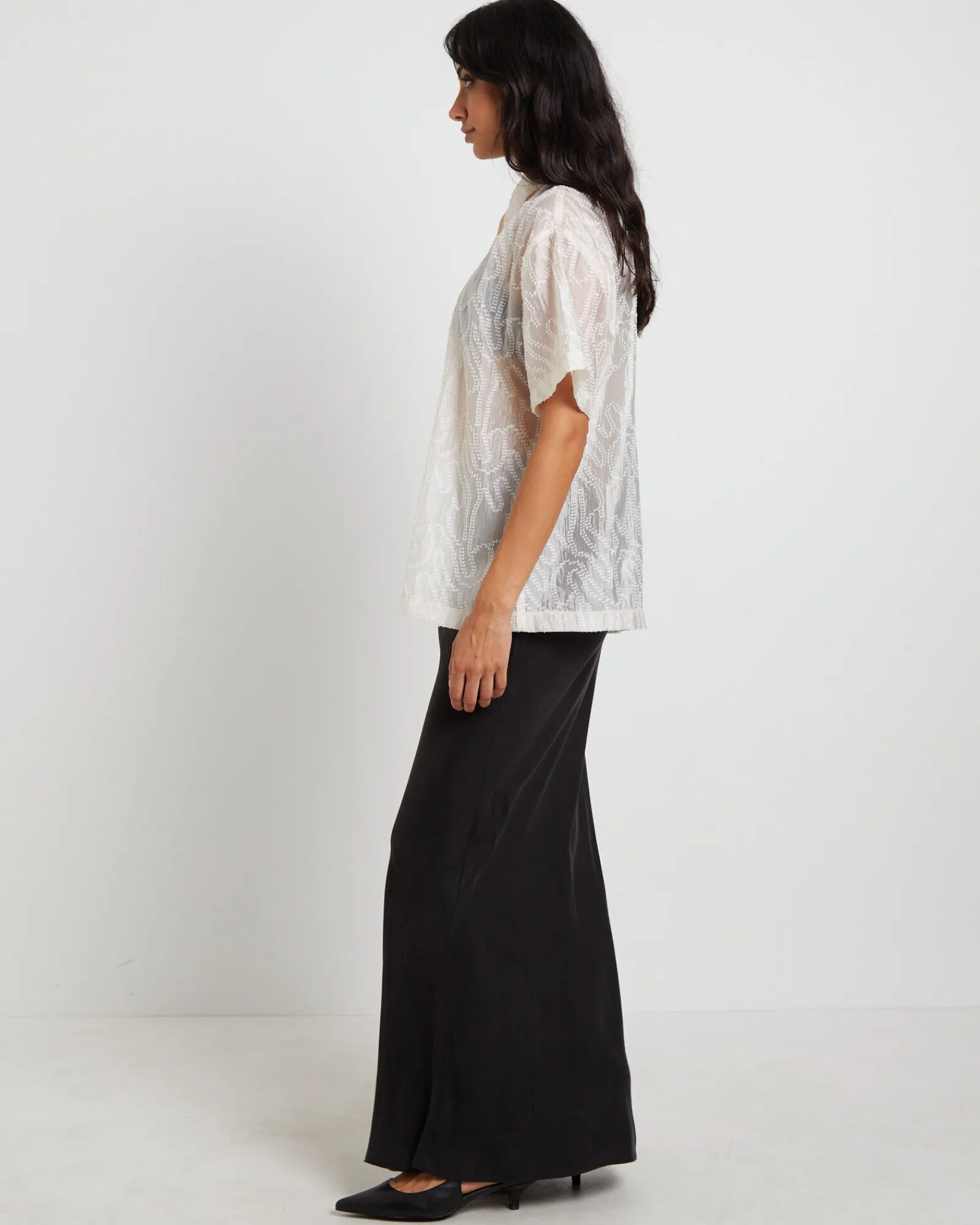avery_sheer_textured_shor_3.webp Sale ALICE IN THE EVE Avery Sheer Textured Short Sleeve Shirt In White