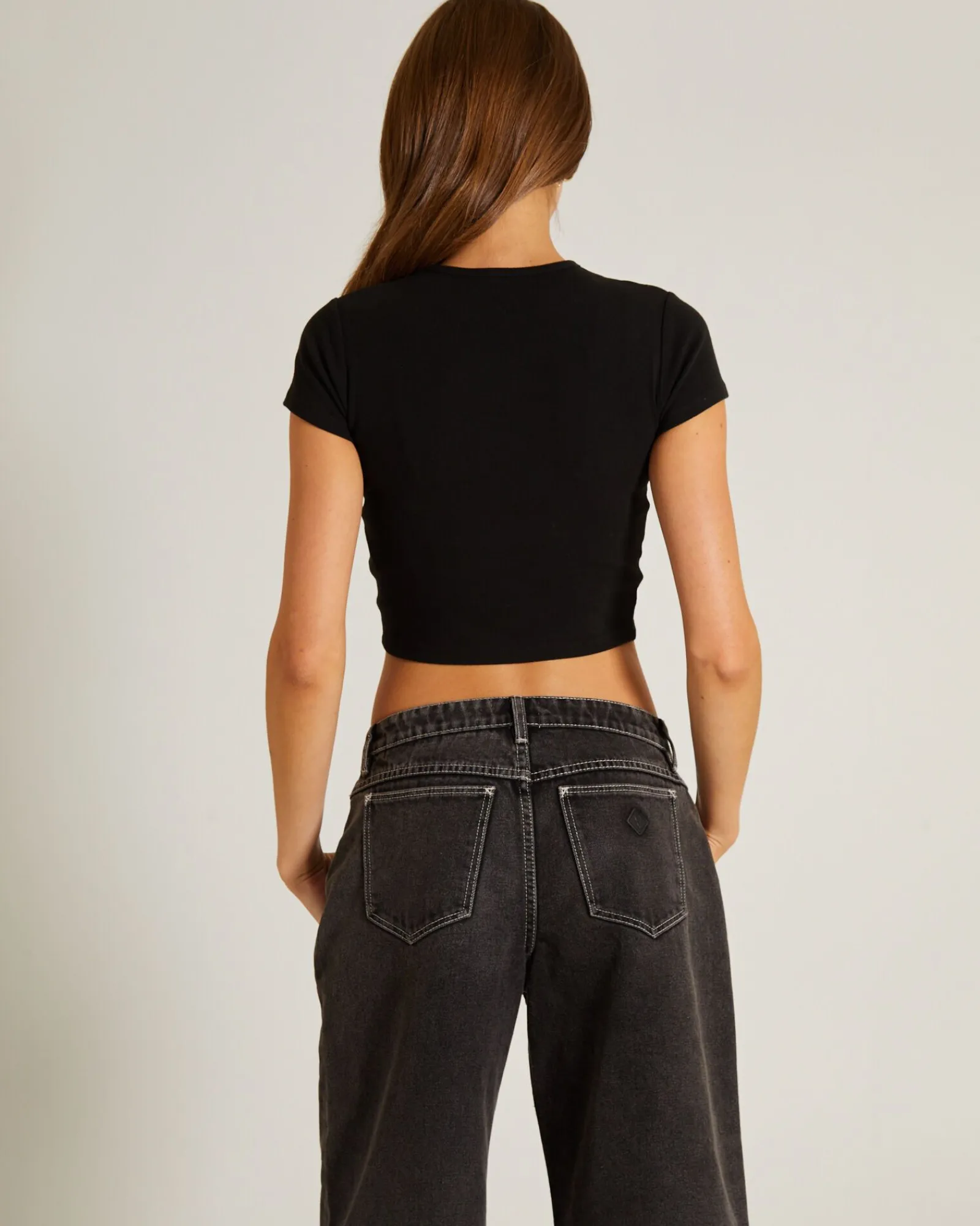 baby_tee_in_black_1.webp Outlet GENERAL PANTS CO. BASICS Baby Tee In Black