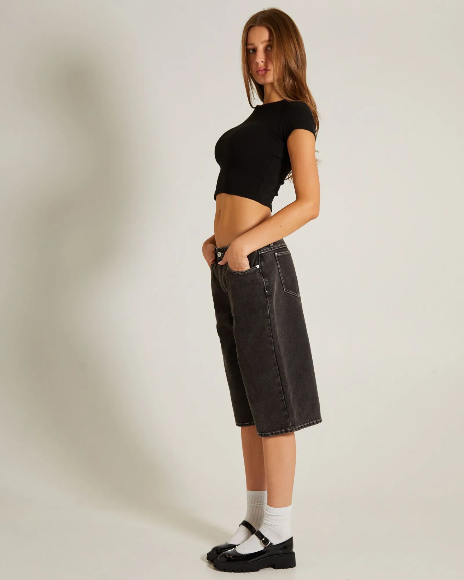 baby_tee_in_black_3.webp Outlet GENERAL PANTS CO. BASICS Baby Tee In Black