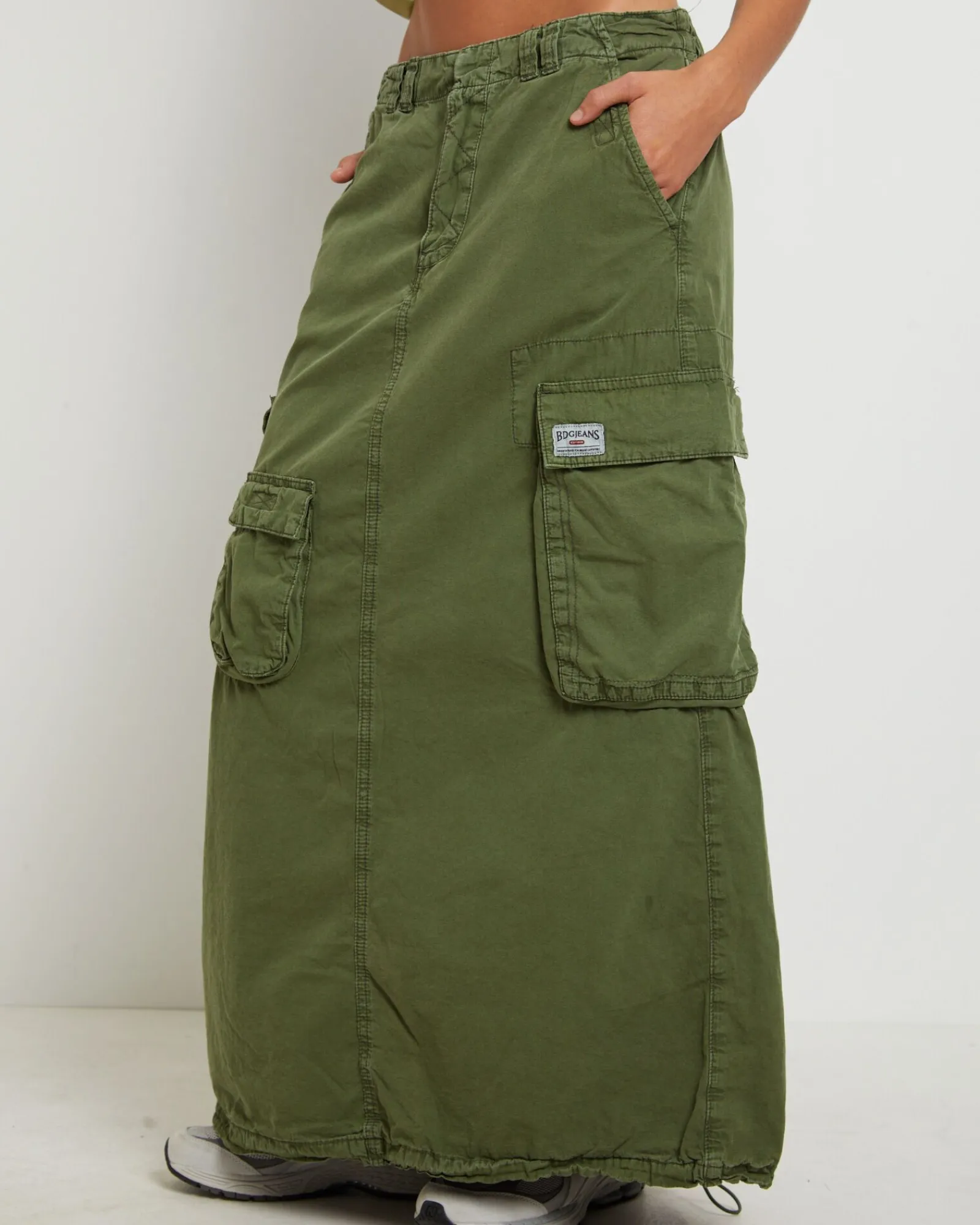 bdg_marta_multi_pocket_ma_4.webp Online BDG URBAN OUTFITTERS Bdg Marta Multi Pocket Maxi Skirt In Khaki