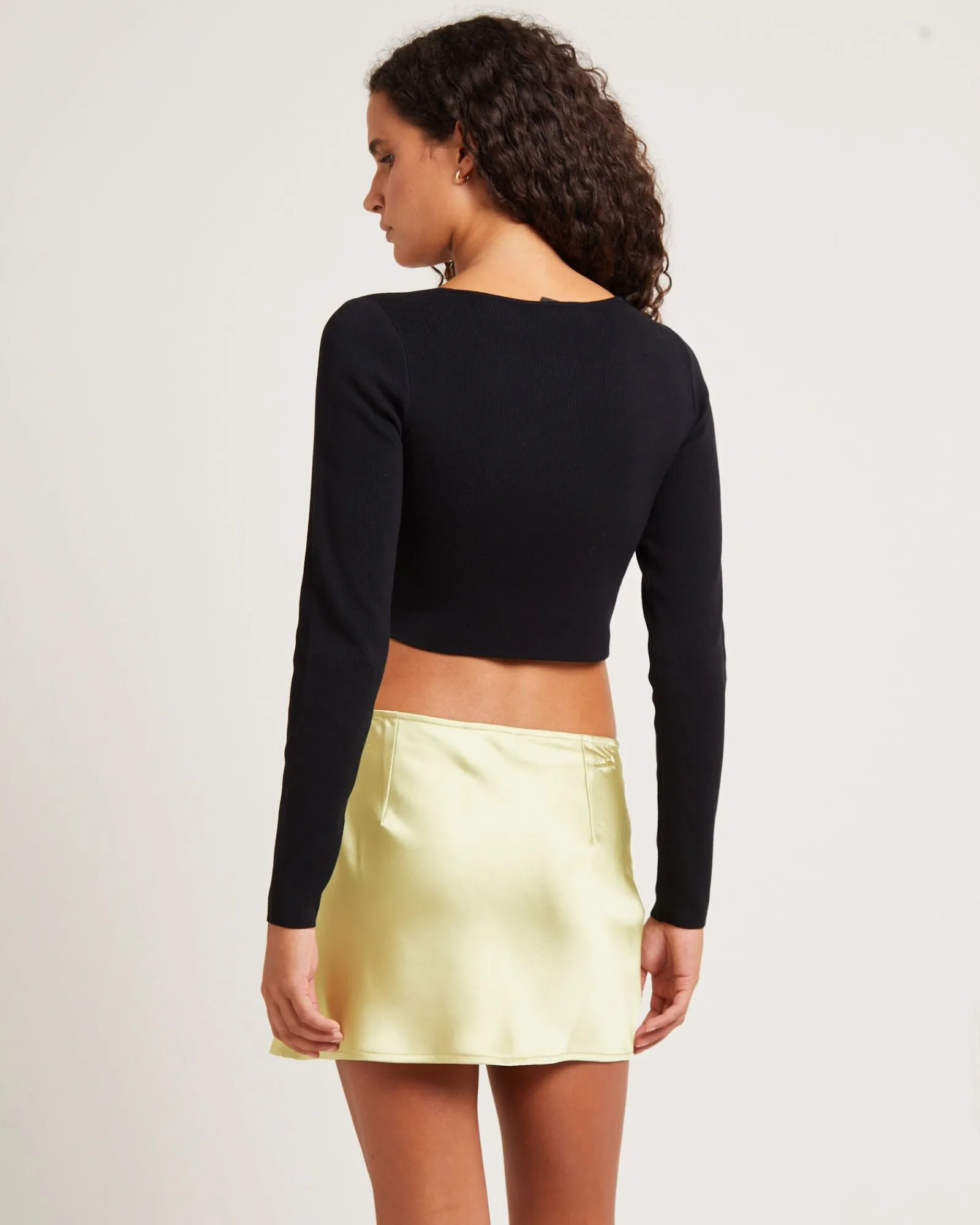 bianka_cut_out_compact_kn_1-1.webp New ALICE IN THE EVE Bianka Cut Out Compact Knit Top
