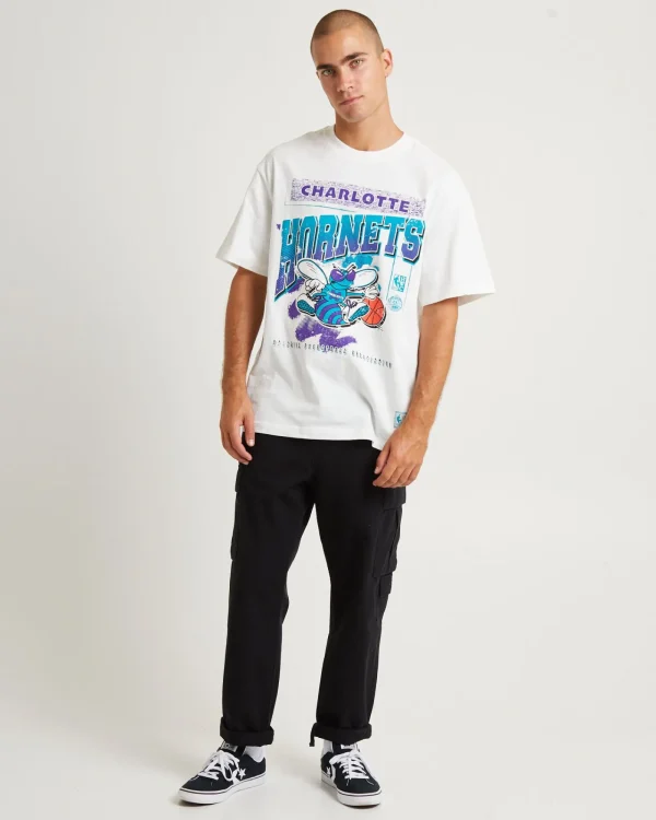 Fashion MITCHELL & NESS Brush Off 2.0 Hornets Short Sleeve T-Shirt Vintage White