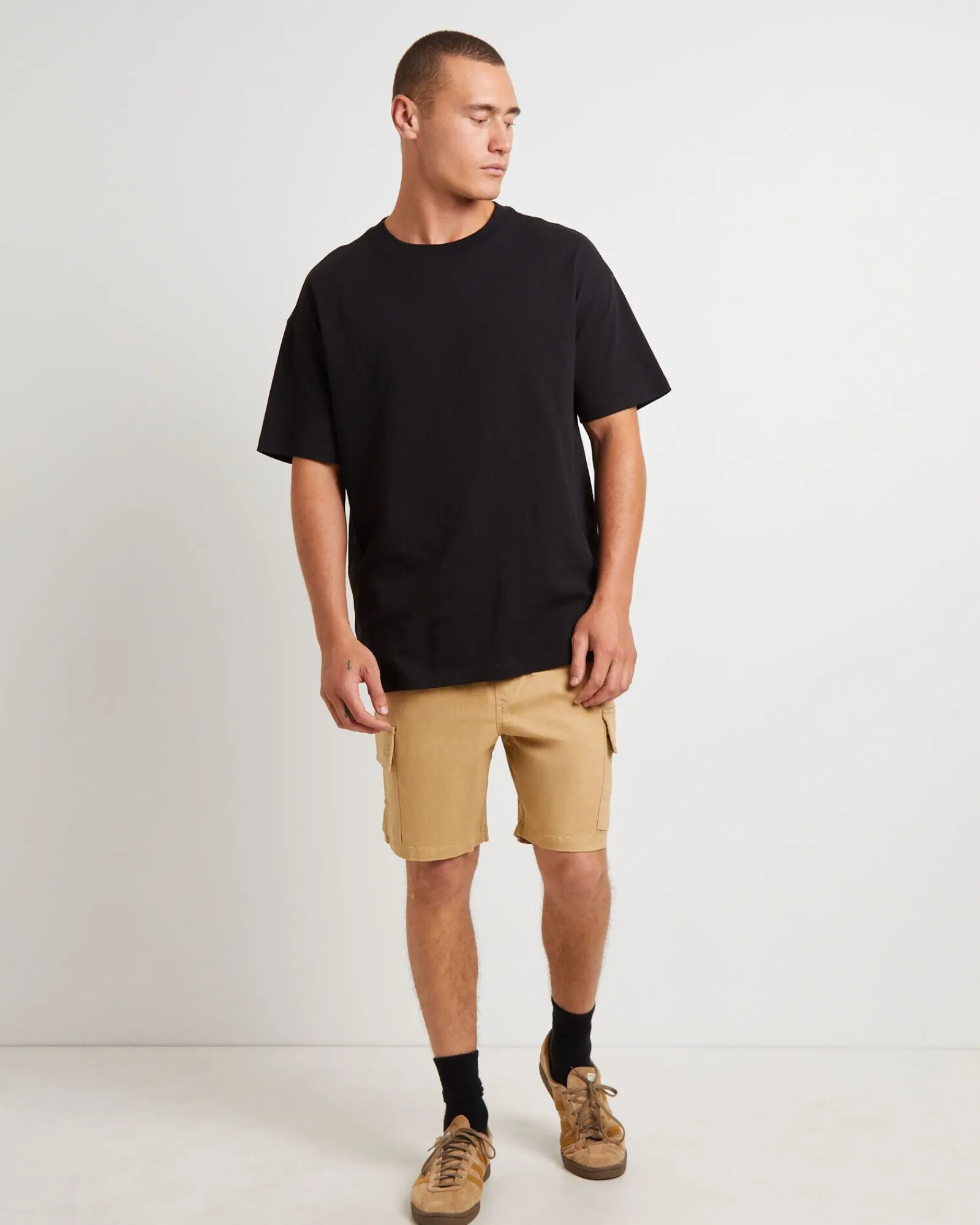 cargo_shorts_in_tan_2.webp Fashion TAIKAN Cargo Shorts In Tan