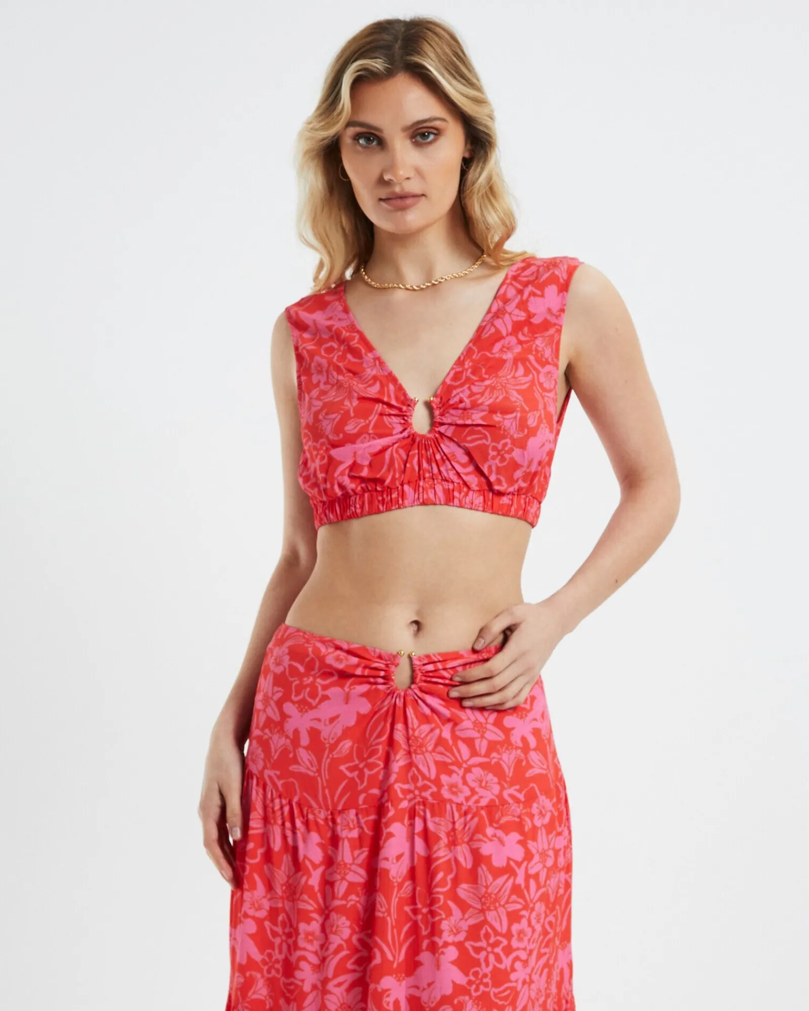 cheyenne_top_tropical_flo_0.webp New CHARLIE HOLIDAY Cheyenne Top Tropical Floral