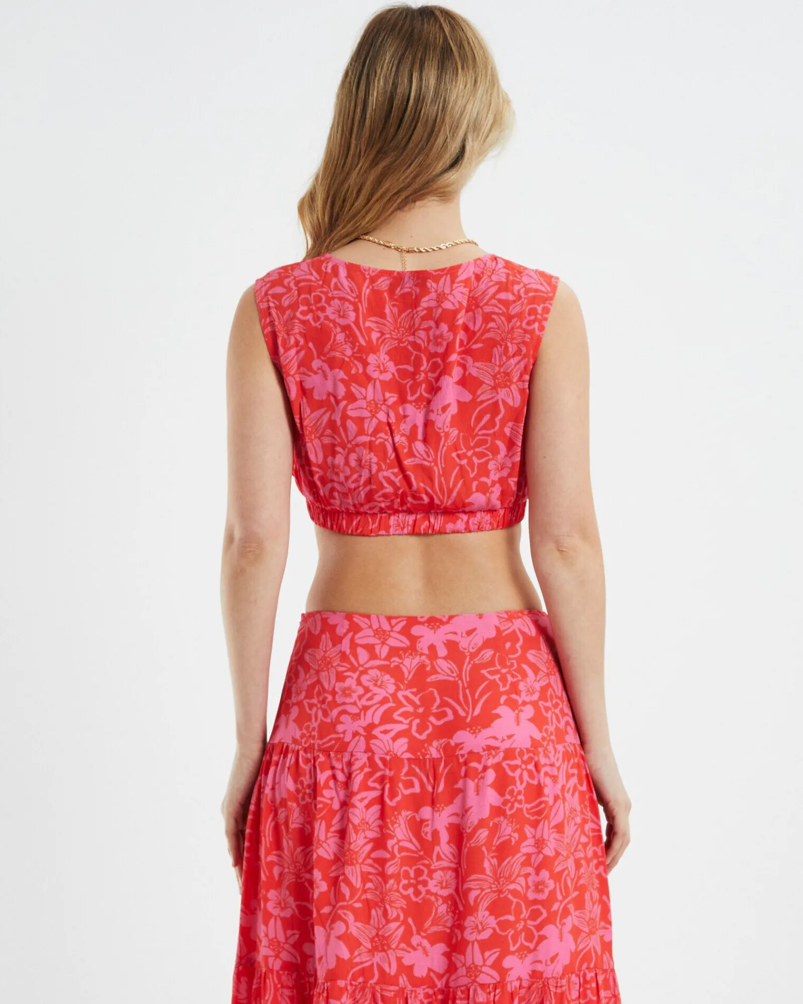 cheyenne_top_tropical_flo_1.webp New CHARLIE HOLIDAY Cheyenne Top Tropical Floral