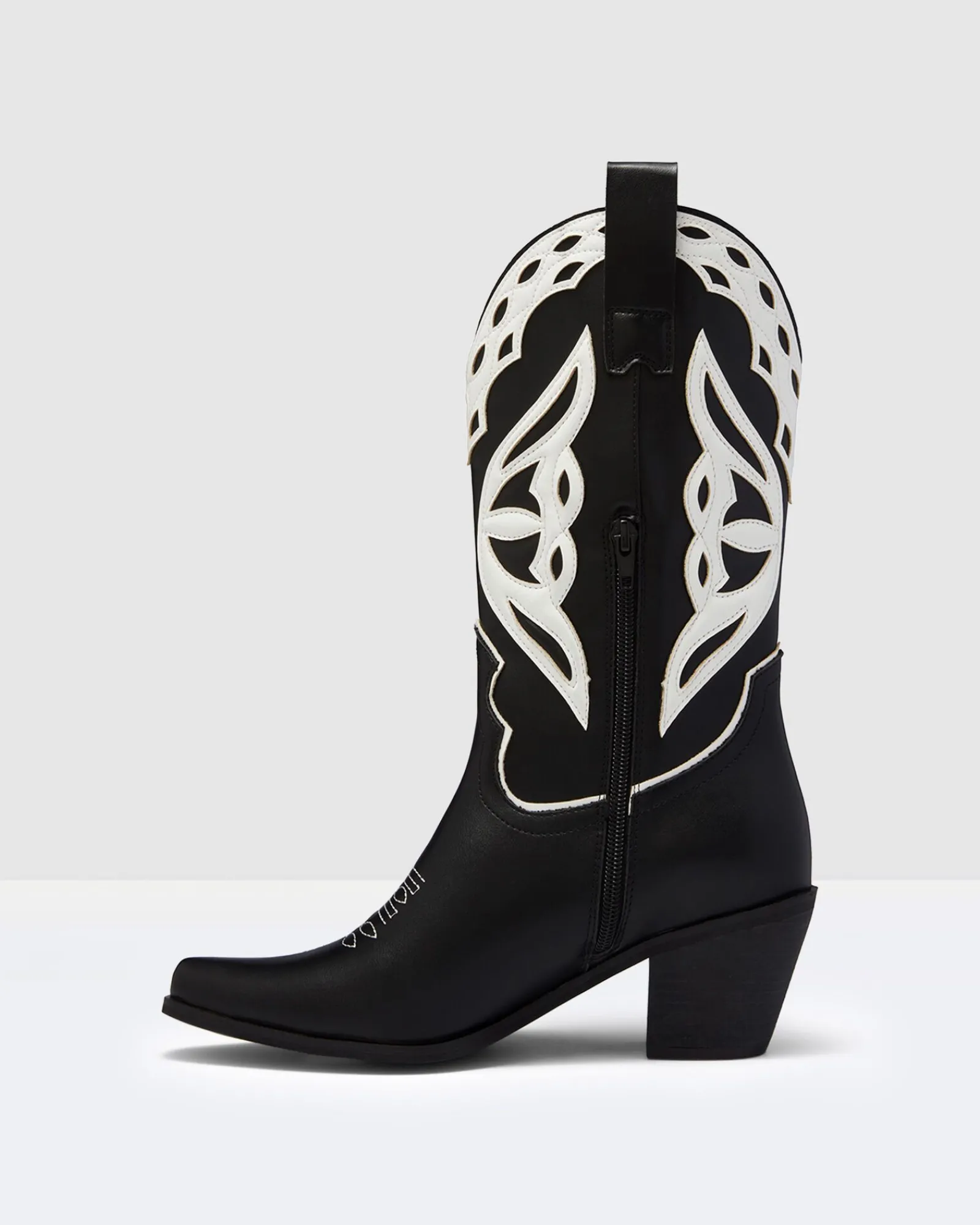 chicago_boots_blackwhite_1.webp Fashion THERAPY Chicago Boots Black/White
