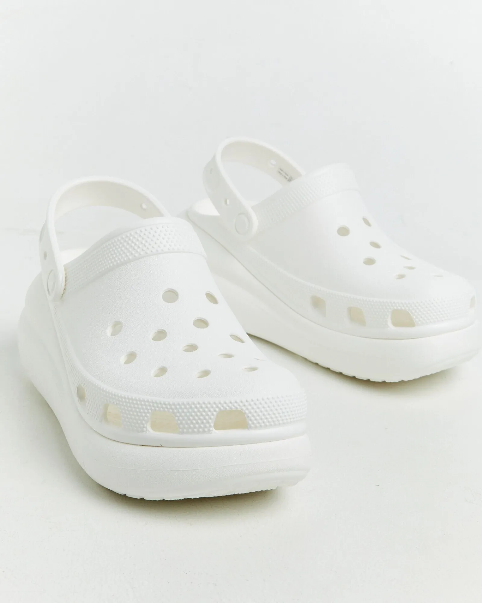 classic_crush_clogs_white_5.webp Sale CROCS Classic Crush Clogs White