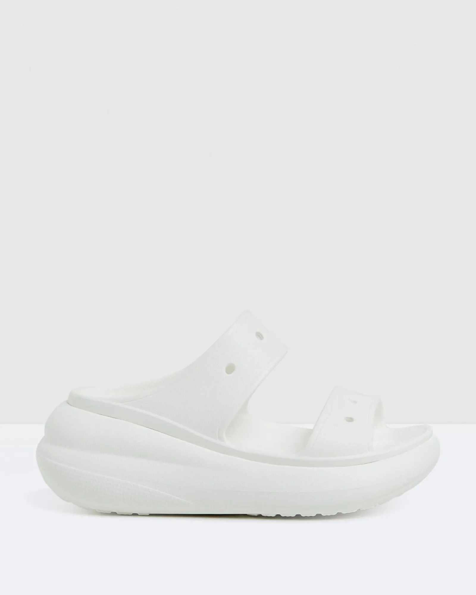 classic_crush_sandals_whi_1.webp New CROCS Classic Crush Sandals White
