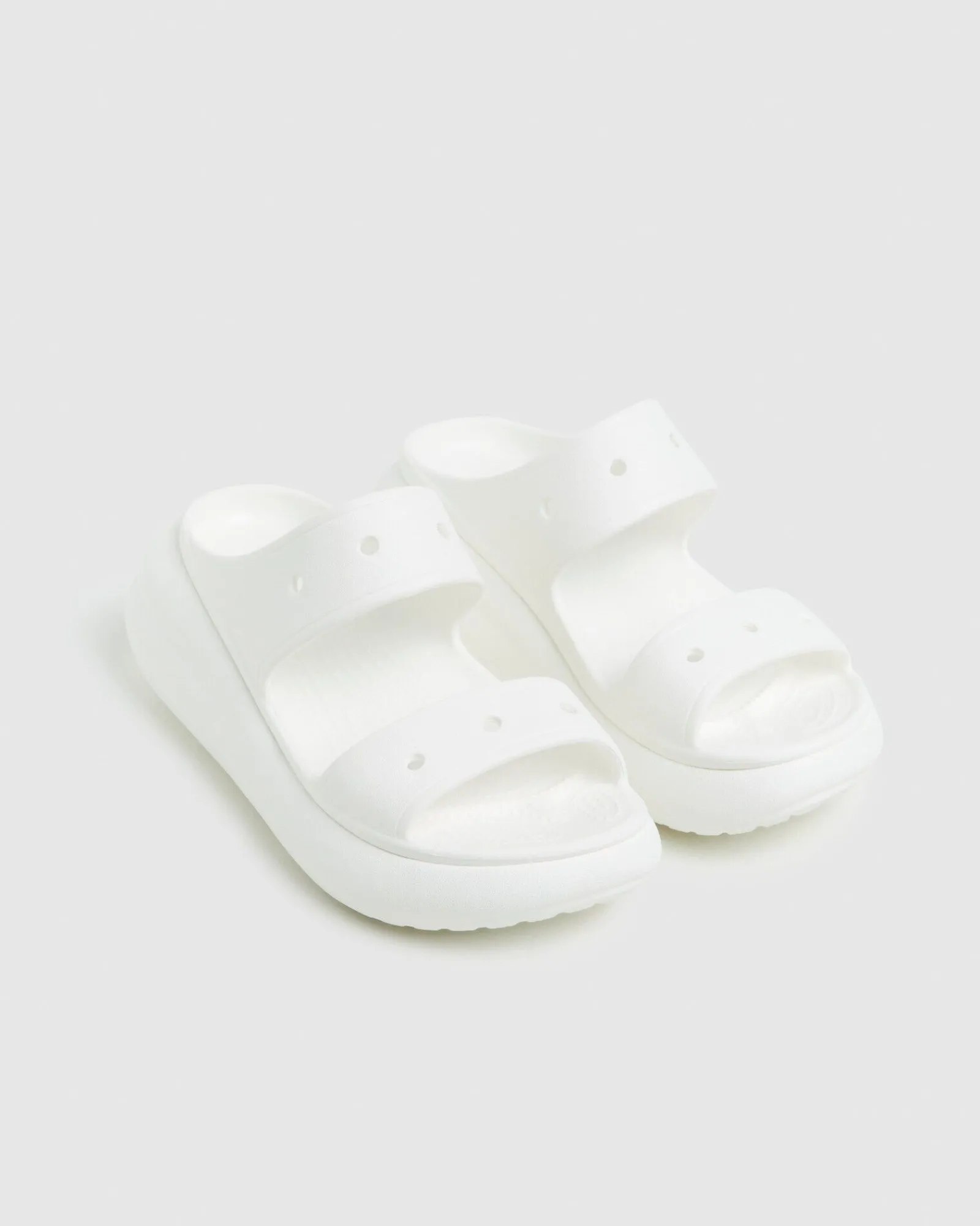 classic_crush_sandals_whi_2.webp New CROCS Classic Crush Sandals White