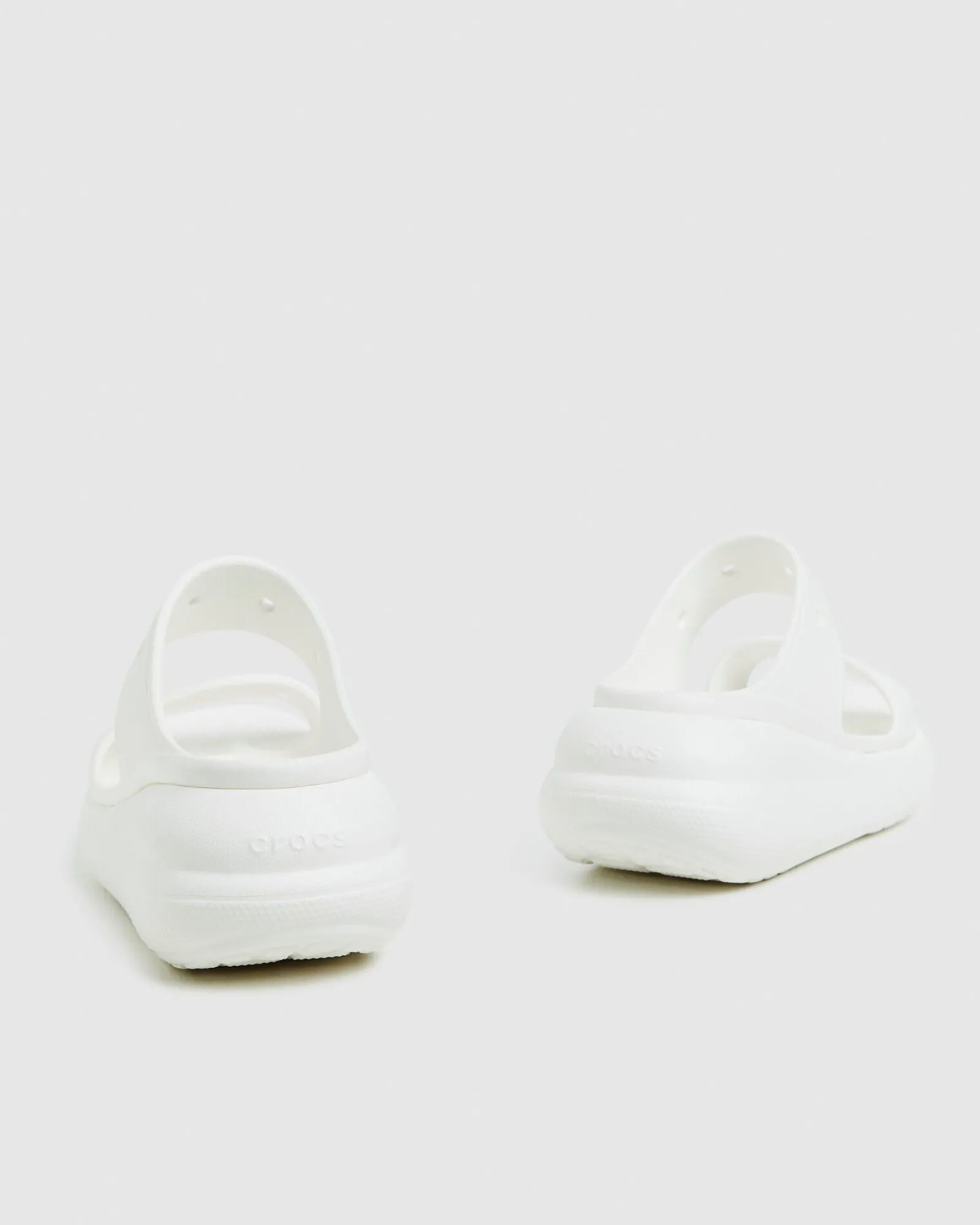 classic_crush_sandals_whi_5.webp New CROCS Classic Crush Sandals White