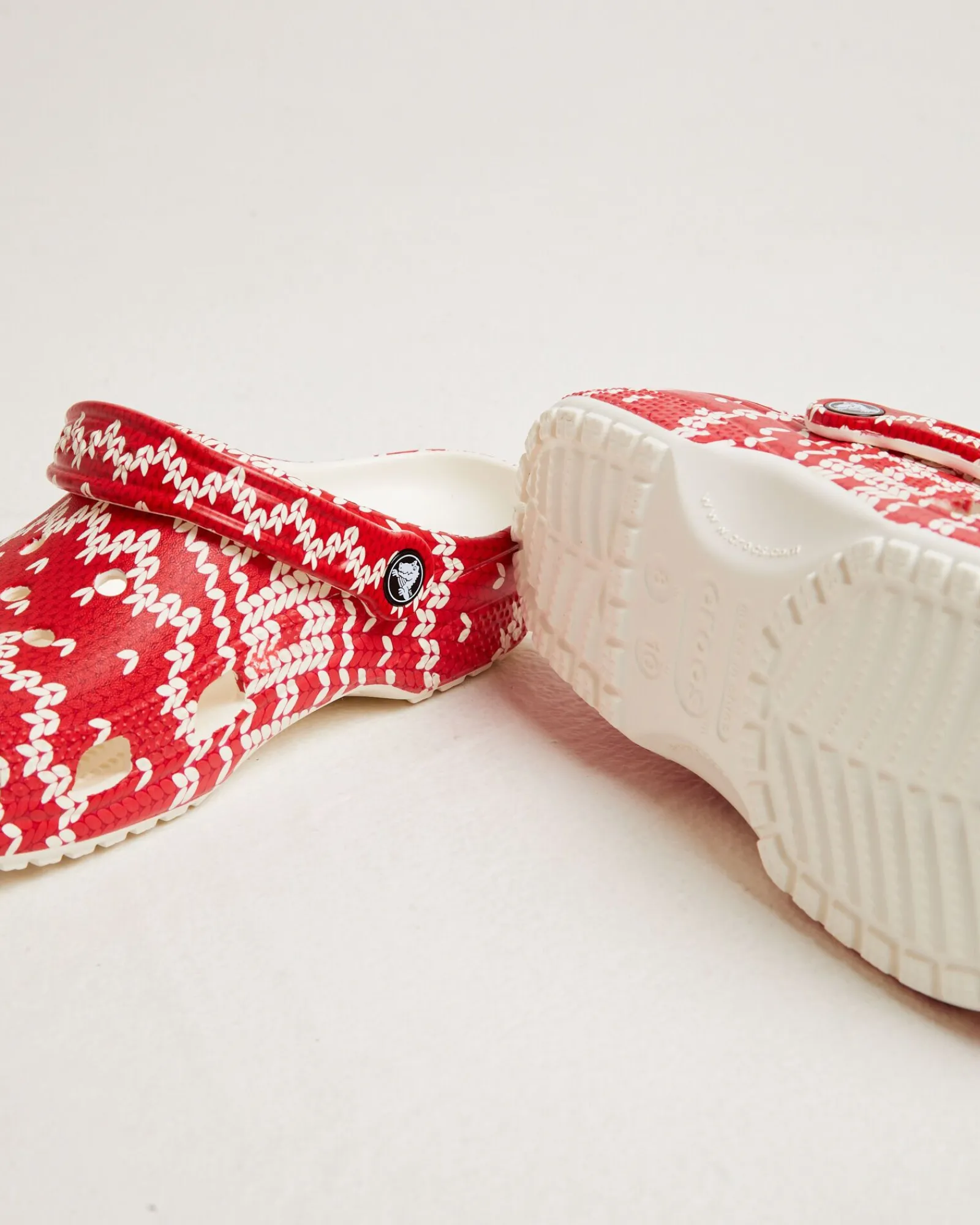 classic_holiday_sweater_c_3.webp Flash Sale CROCS Classic Holiday Sweater In Multi