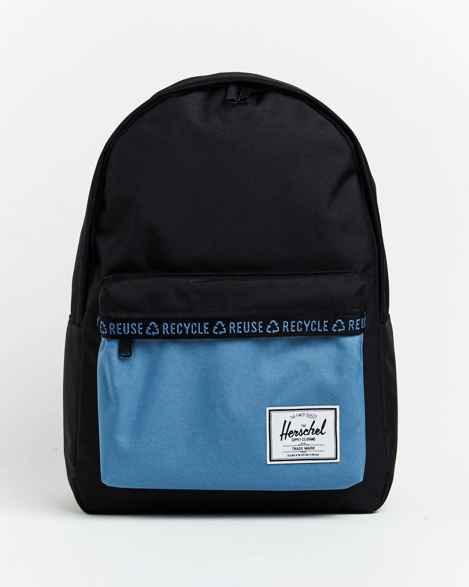 classic_xlarge_backpack_b_0.webp Shop HERSCHEL SUPPLY CO Classic X-Large Backpack Black/Blue