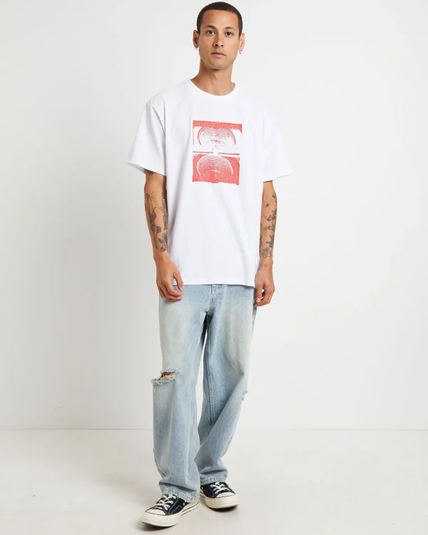 Fashion FORMER Cracked Crux Short Sleeve T-Shirt In White