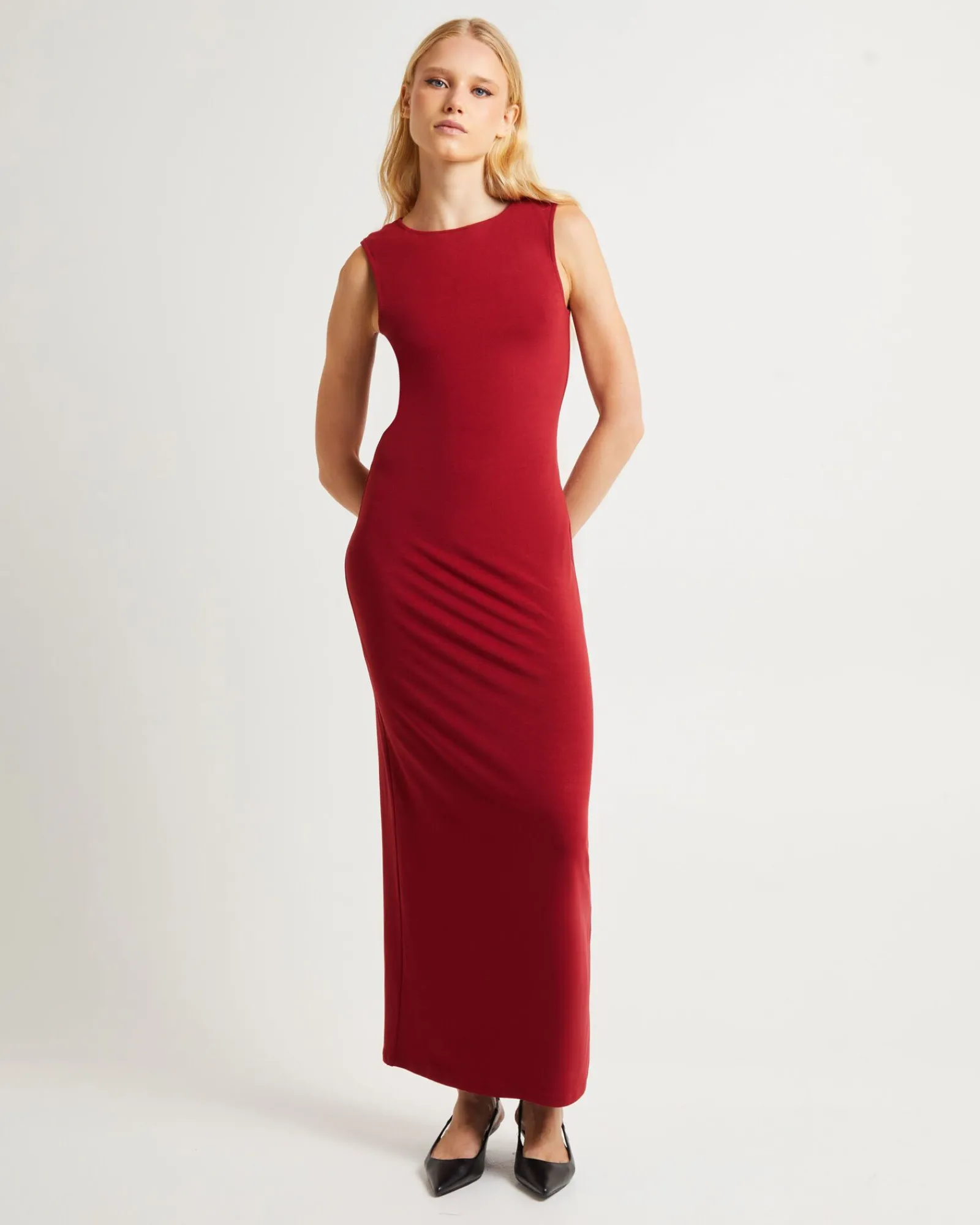 dahlia_curve_cut_out_maxi_2-2.webp Shop ALICE IN THE EVE Dahlia Curve Cut Out Maxi Dress