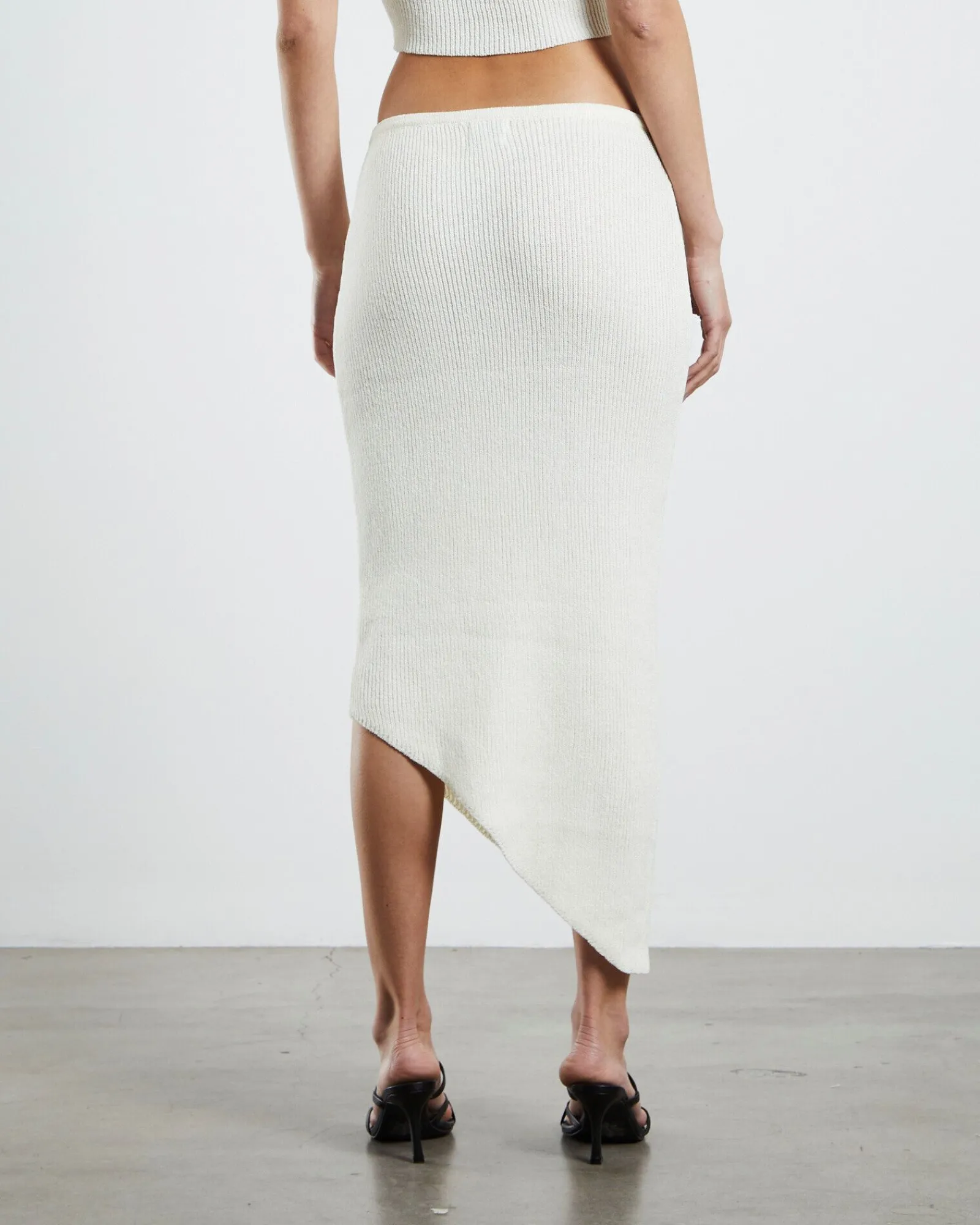 davia_skirt_off_white_1.webp Shop SNDYS Davia Skirt Off White