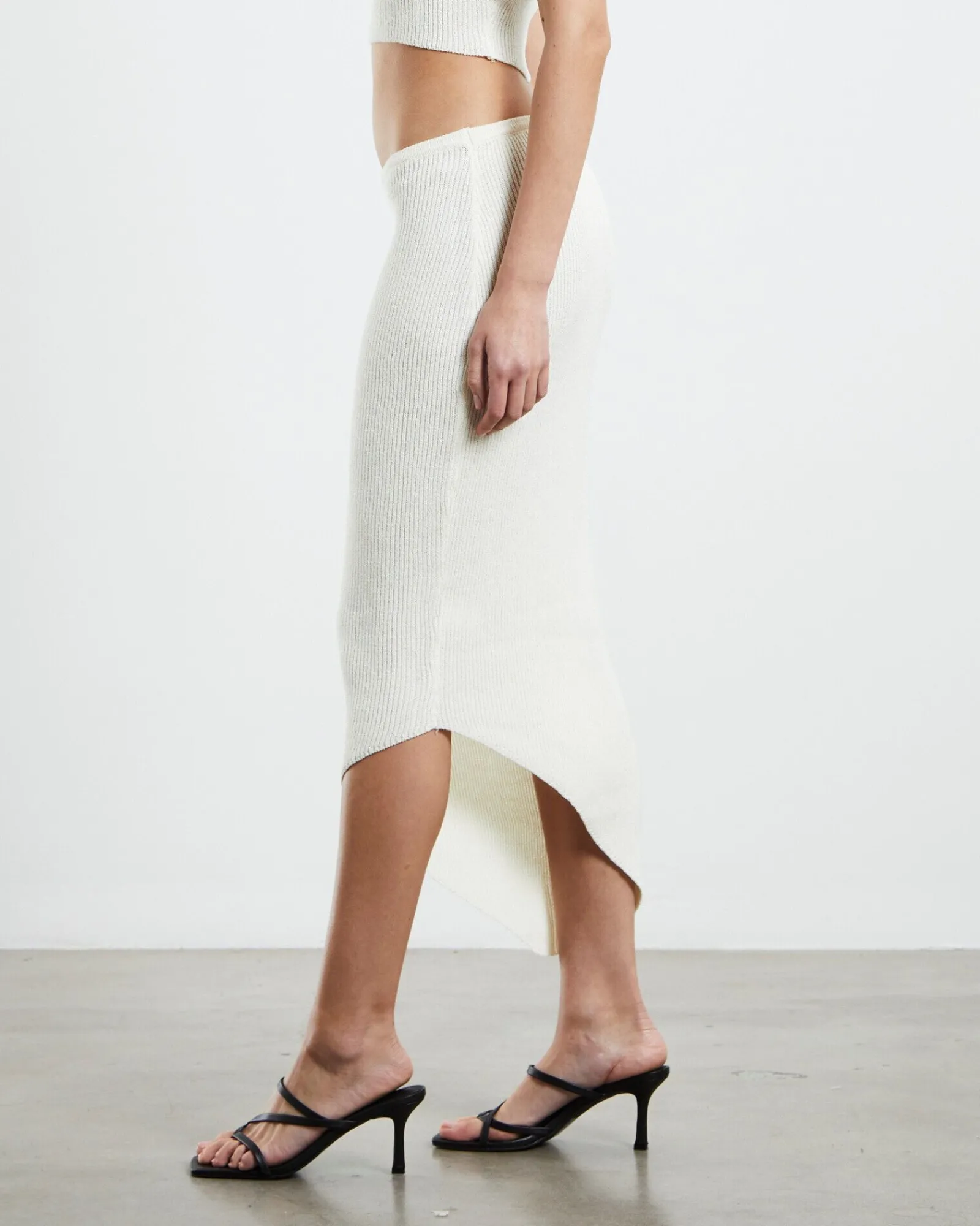 davia_skirt_off_white_3.webp Shop SNDYS Davia Skirt Off White