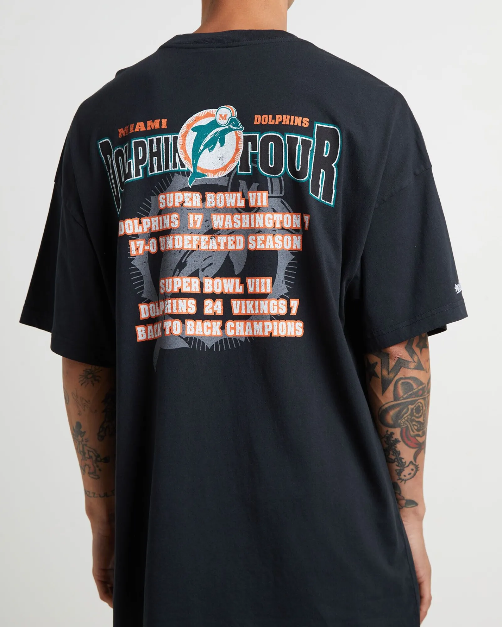 dolphins_tour_short_sleev_4.webp Cheap MITCHELL & NESS Dolphins Tour Short Sleeve T-Shirt In Black
