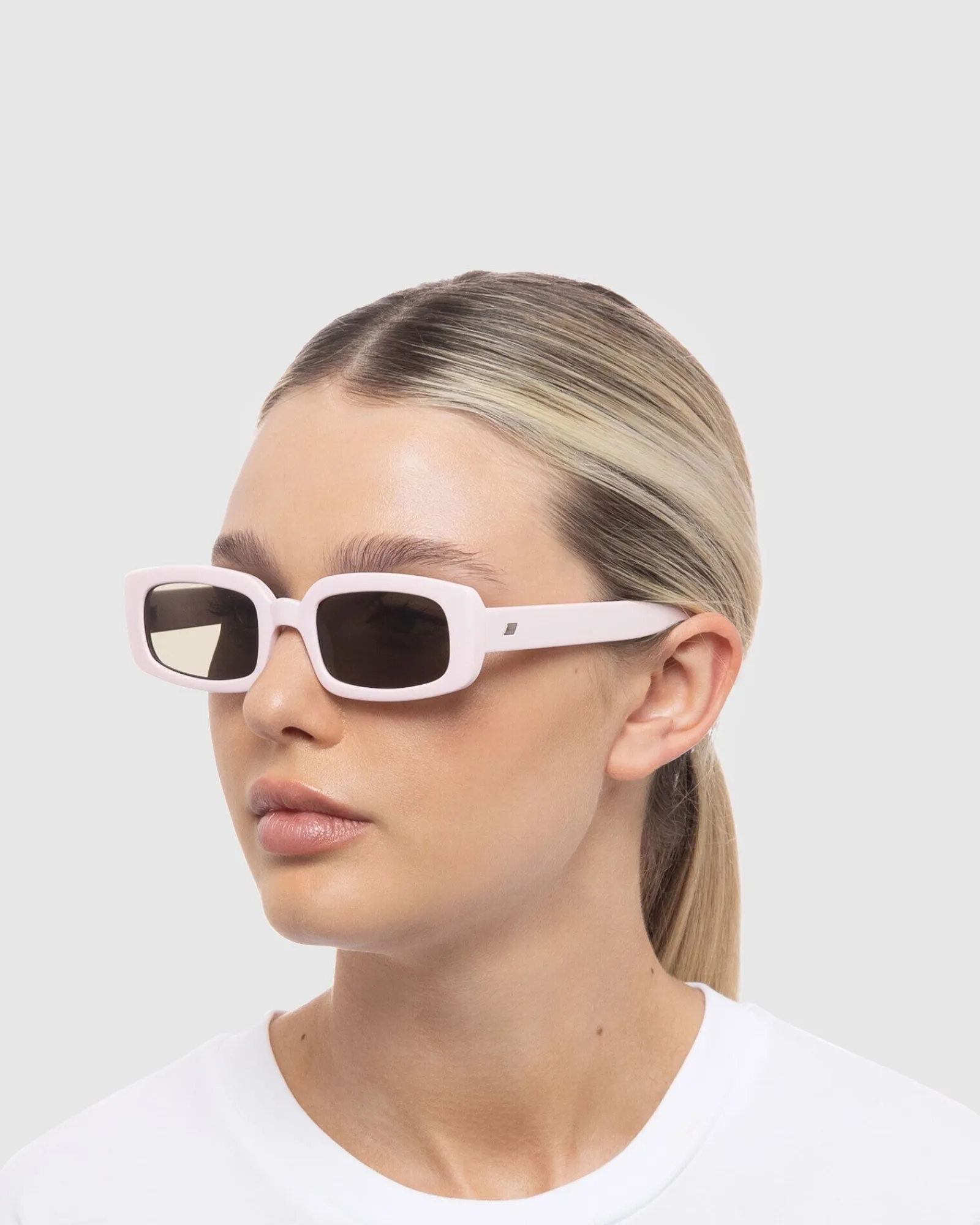 dynamite_sunglasses_in_pi_4.webp Cheap LE SPECS Dynamite Sunglasses In Pink Salt/Khaki Mono