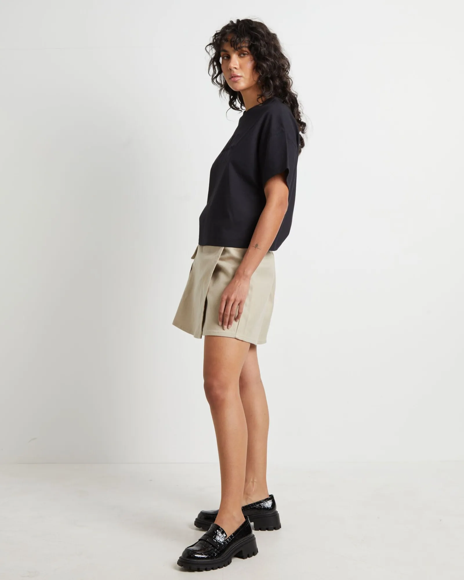 embosed_monologo_tshirt_i_3.webp Outlet CALVIN KLEIN Embosed Monologo T-Shirt In Black