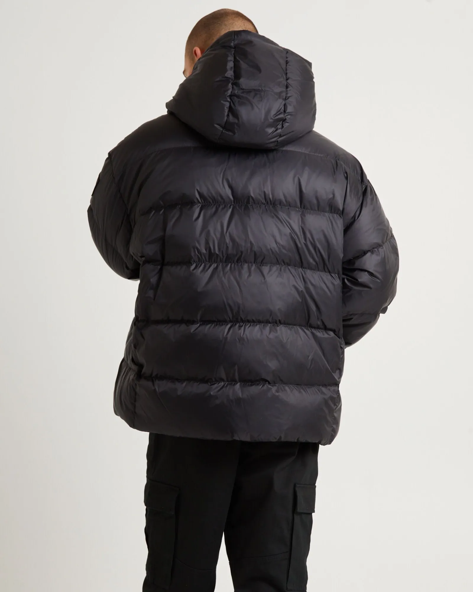essentials_down_oversized_1.webp Outlet CALVIN KLEIN Essentials Down Oversized Puffer Jacket Black