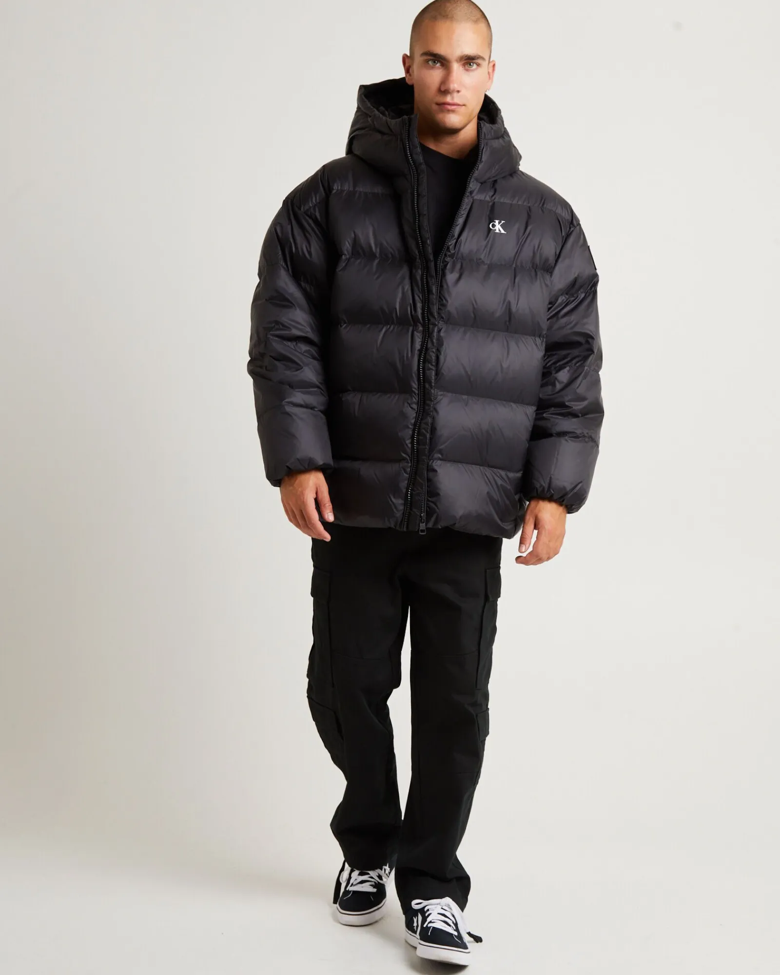 essentials_down_oversized_2.webp Outlet CALVIN KLEIN Essentials Down Oversized Puffer Jacket Black