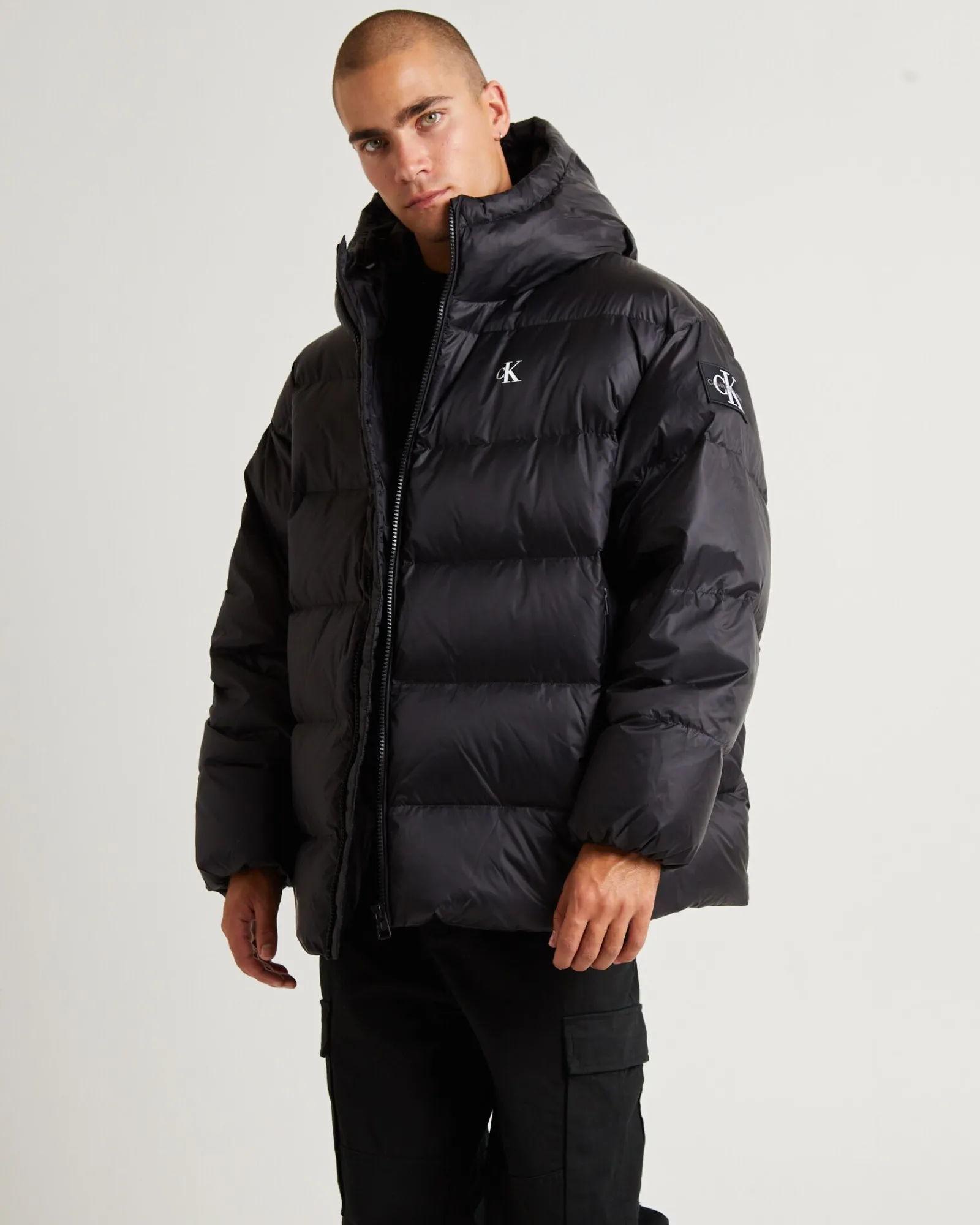 essentials_down_oversized_3.webp Outlet CALVIN KLEIN Essentials Down Oversized Puffer Jacket Black