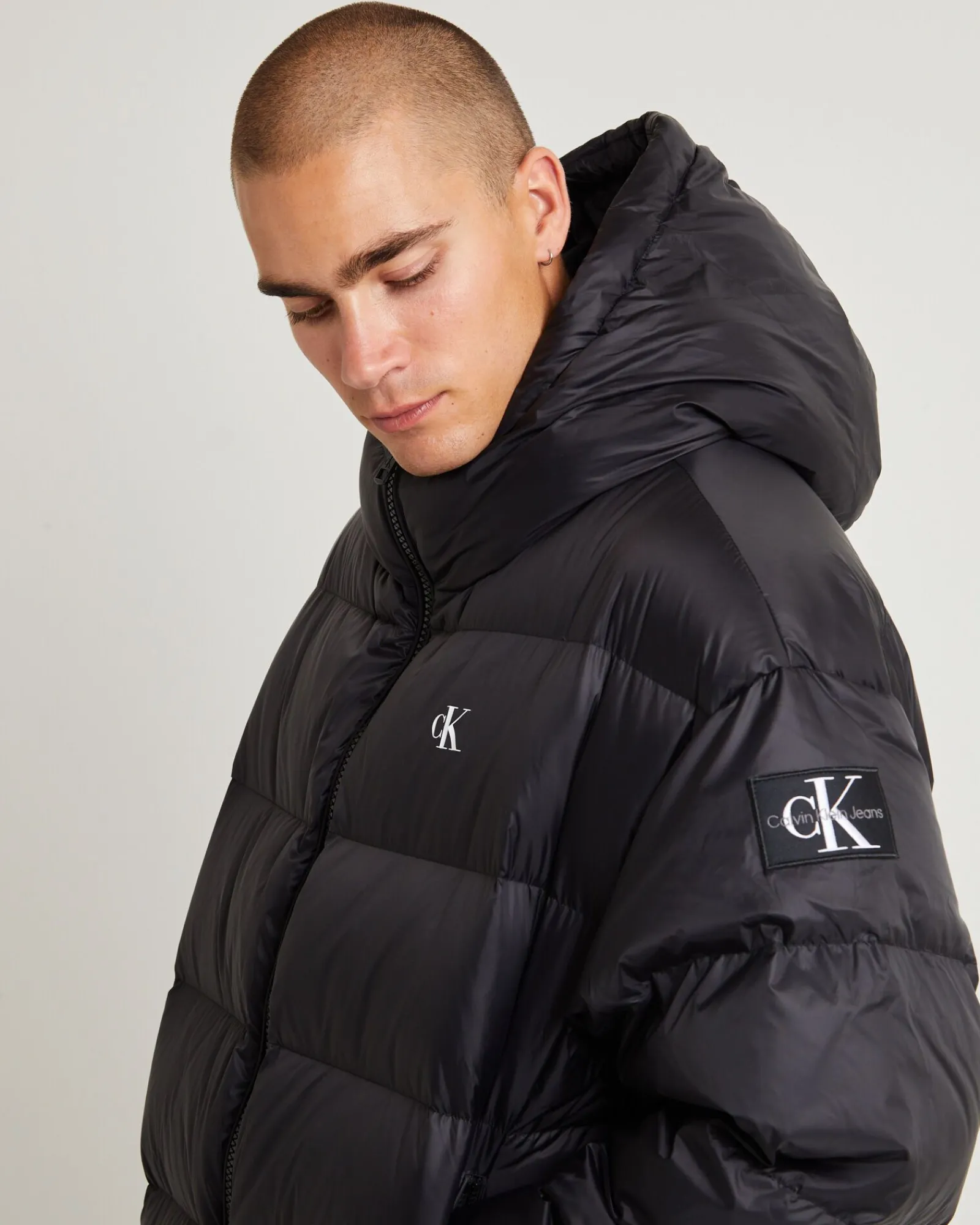 essentials_down_oversized_5.webp Outlet CALVIN KLEIN Essentials Down Oversized Puffer Jacket Black