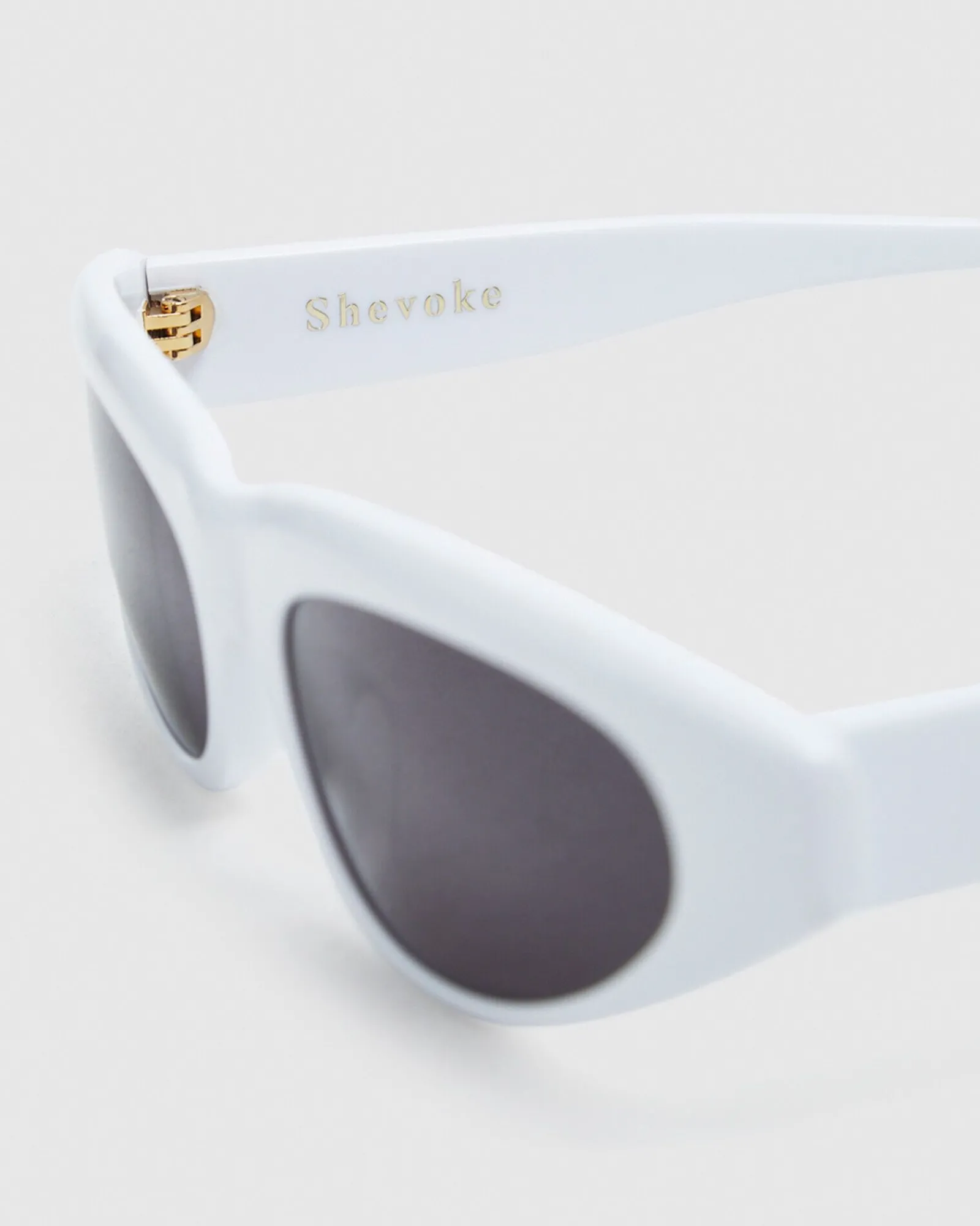 femme_sunglasses_white_3.webp Best Sale SHEVOKE Femme Sunglasses White