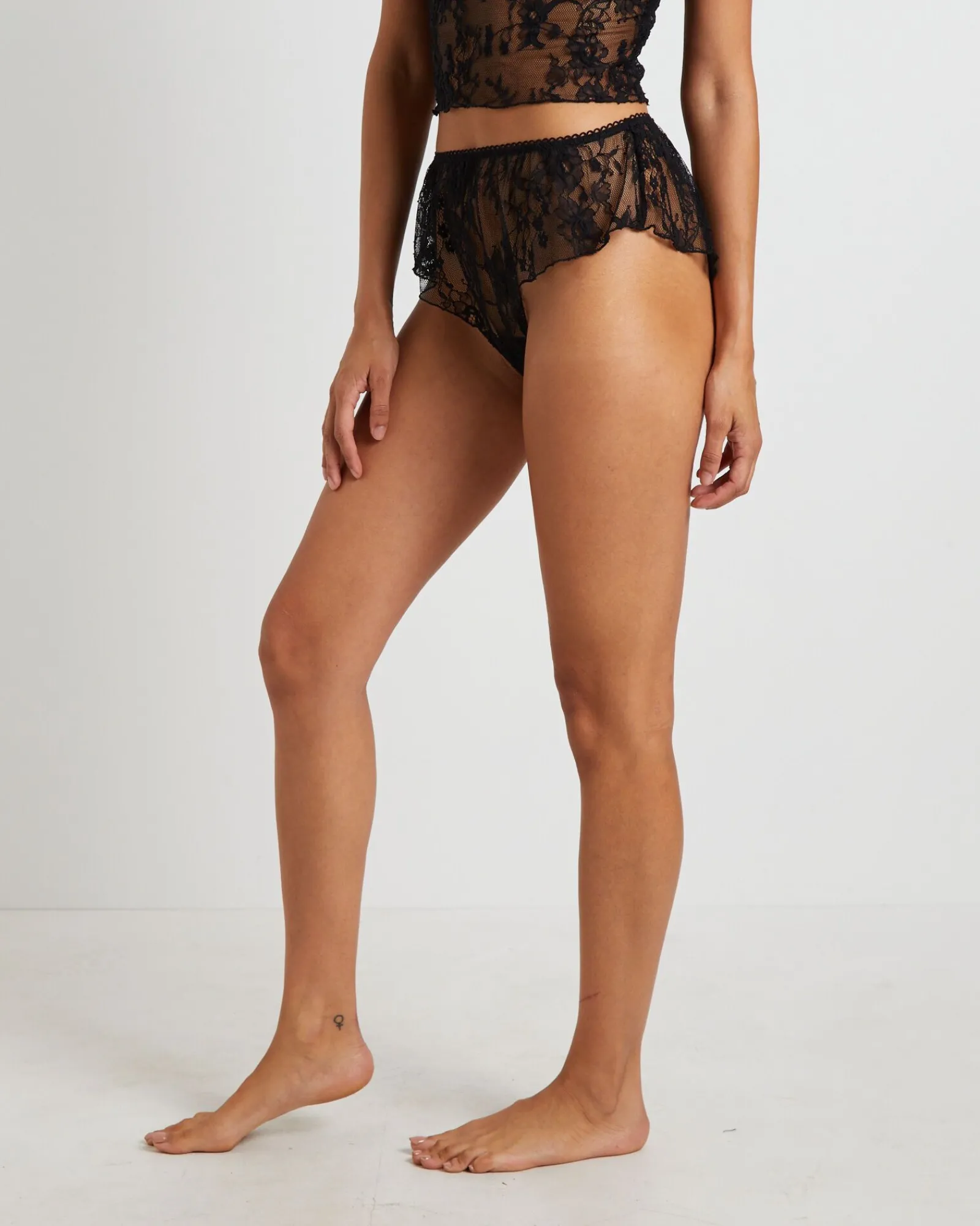 fifi_fine_lace_ruffle_bri_4.webp Online LOVE NOTES Fifi Fine Lace Ruffle Brief Shorts In Black
