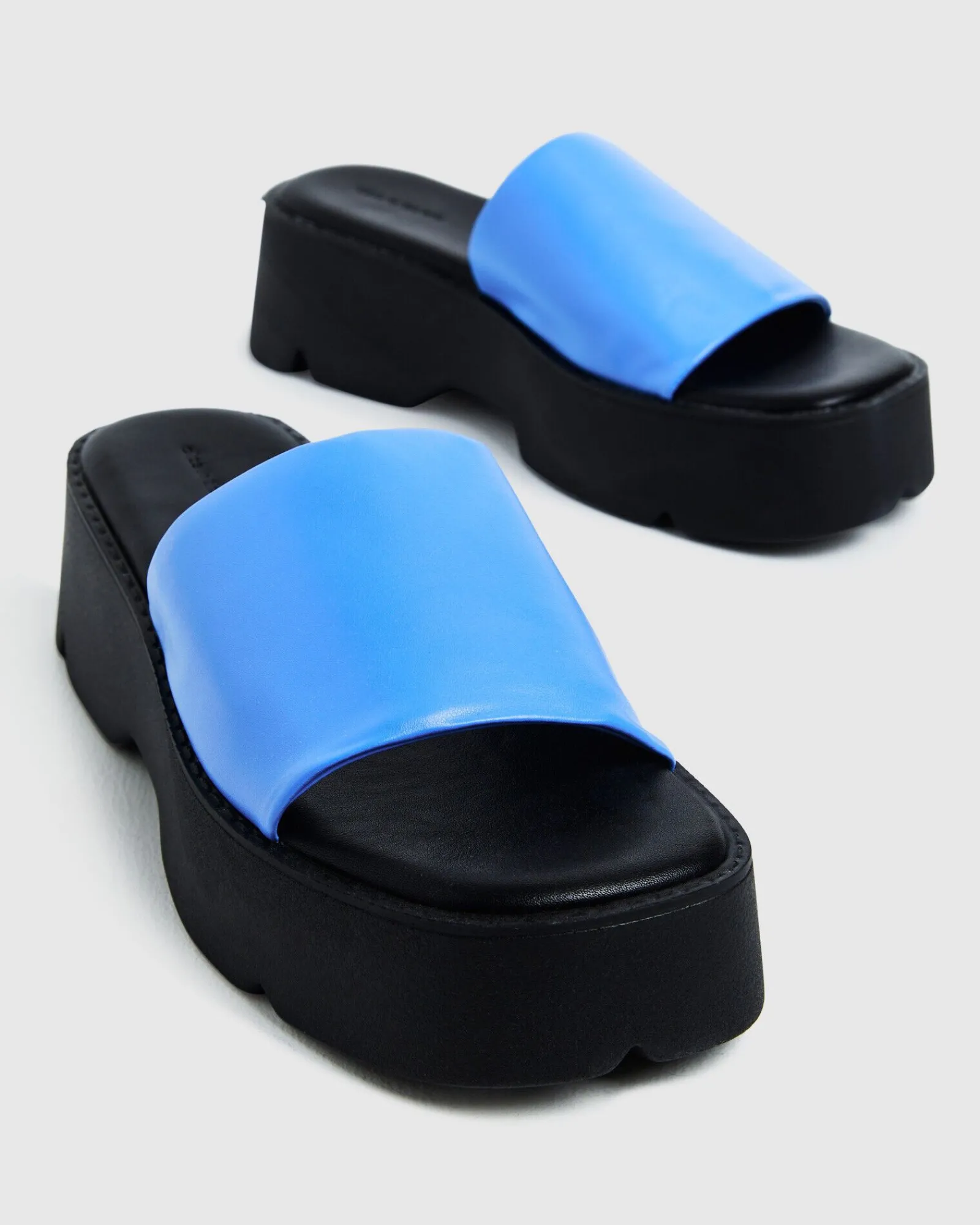 freya_flatform_slides_azu_0.webp Hot ALICE IN THE EVE Freya Flatform Slides Azure Blue/Black