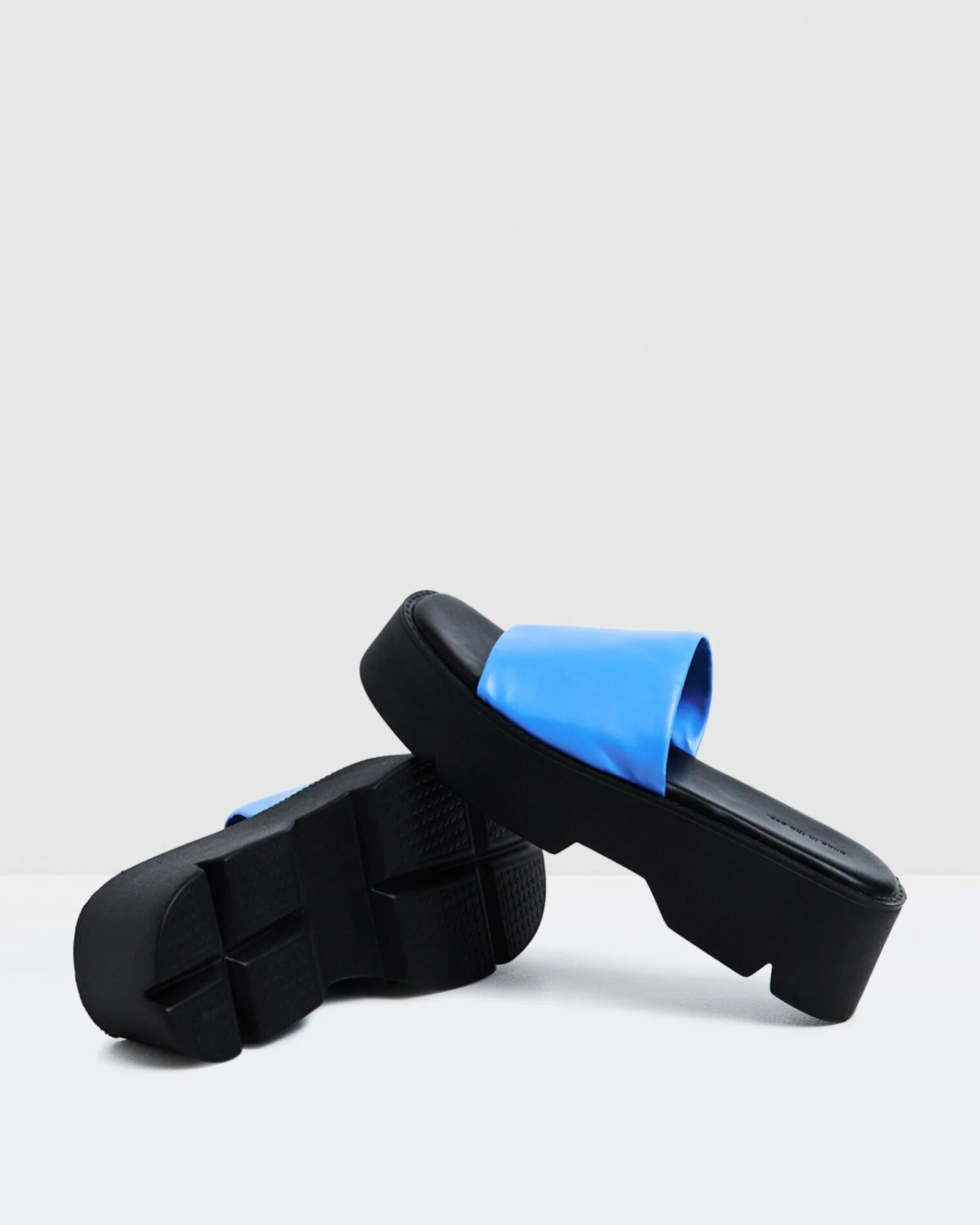freya_flatform_slides_azu_3.webp Hot ALICE IN THE EVE Freya Flatform Slides Azure Blue/Black