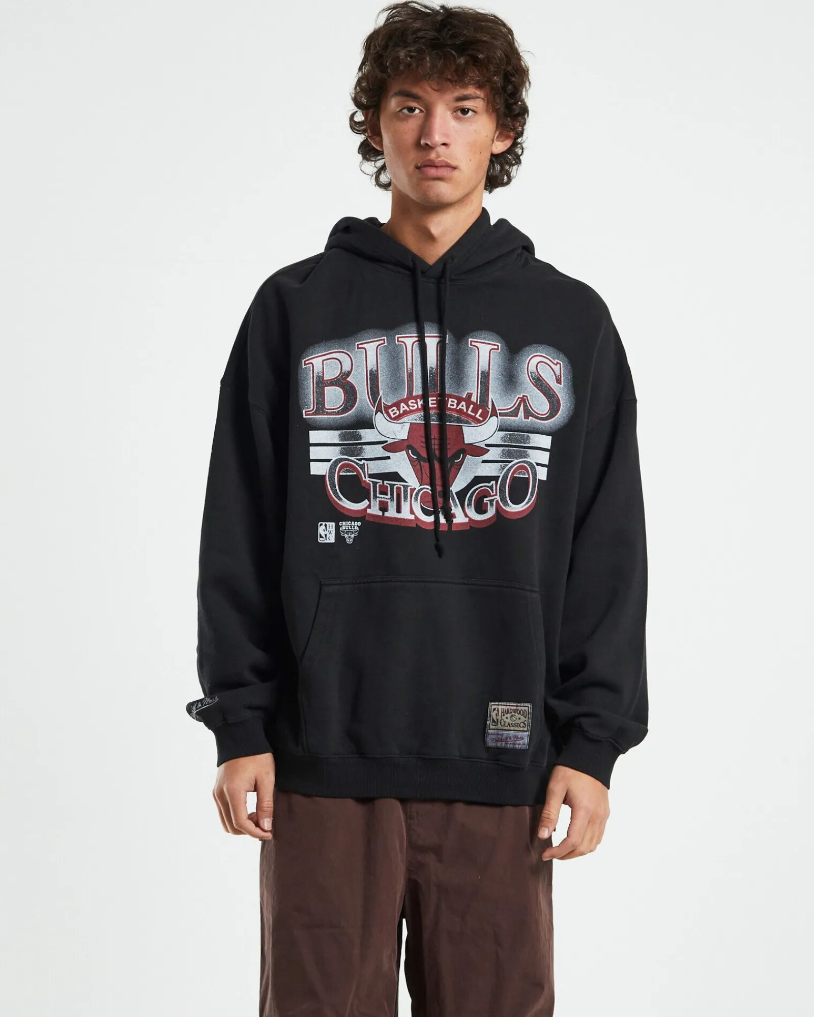 glow_arch_hoodie_chicago__0.webp Online MITCHELL & NESS Glow Arch Hoodie Chicago Bulls Faded Black