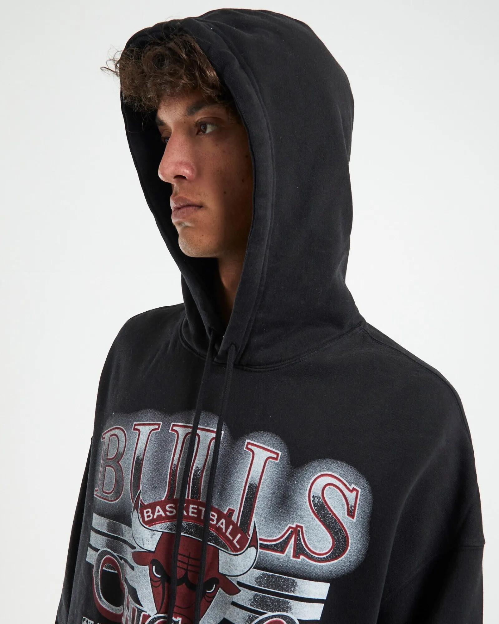glow_arch_hoodie_chicago__5.webp Online MITCHELL & NESS Glow Arch Hoodie Chicago Bulls Faded Black