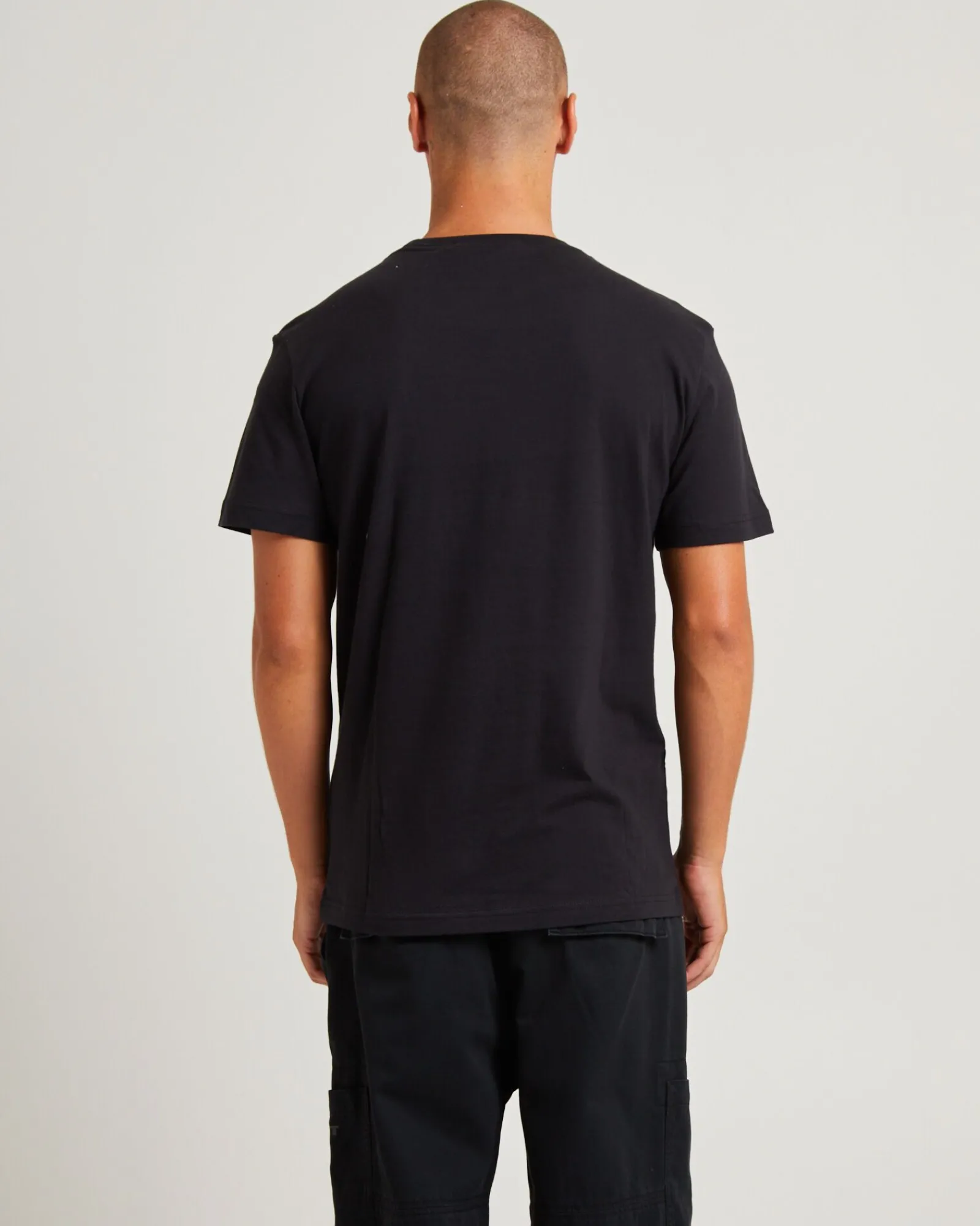 graphic_short_sleeve_tshi_1.webp New CALVIN KLEIN Graphic Short Sleeve T-Shirt Modern Metals Black
