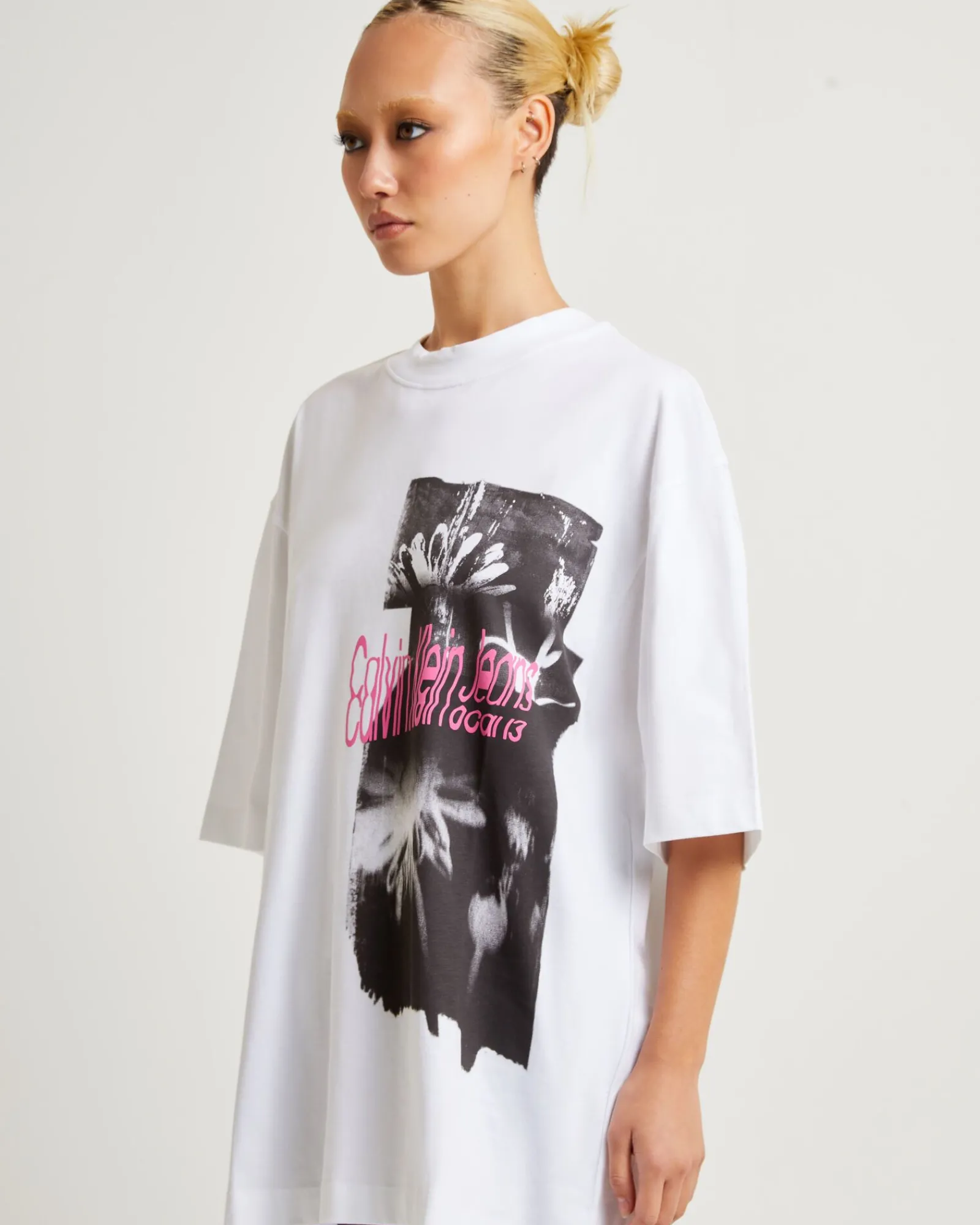 graphic_tee_disrupted_flo_4.webp Sale CALVIN KLEIN Graphic Tee Disrupted Floral