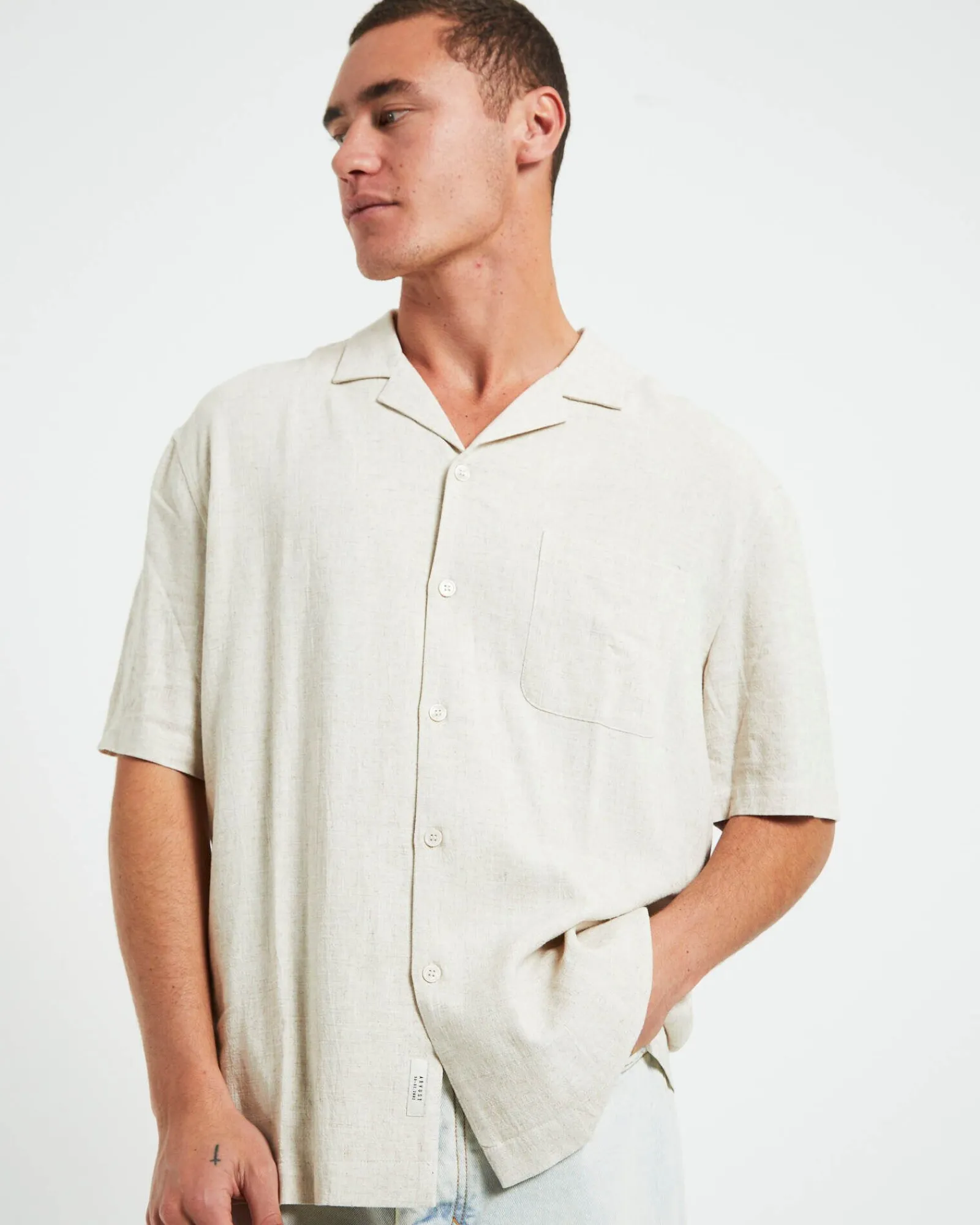 harrison_linen_short_slee_4.webp Sale ARVUST Harrison Linen Short Sleeve Resort Shirt In Natural