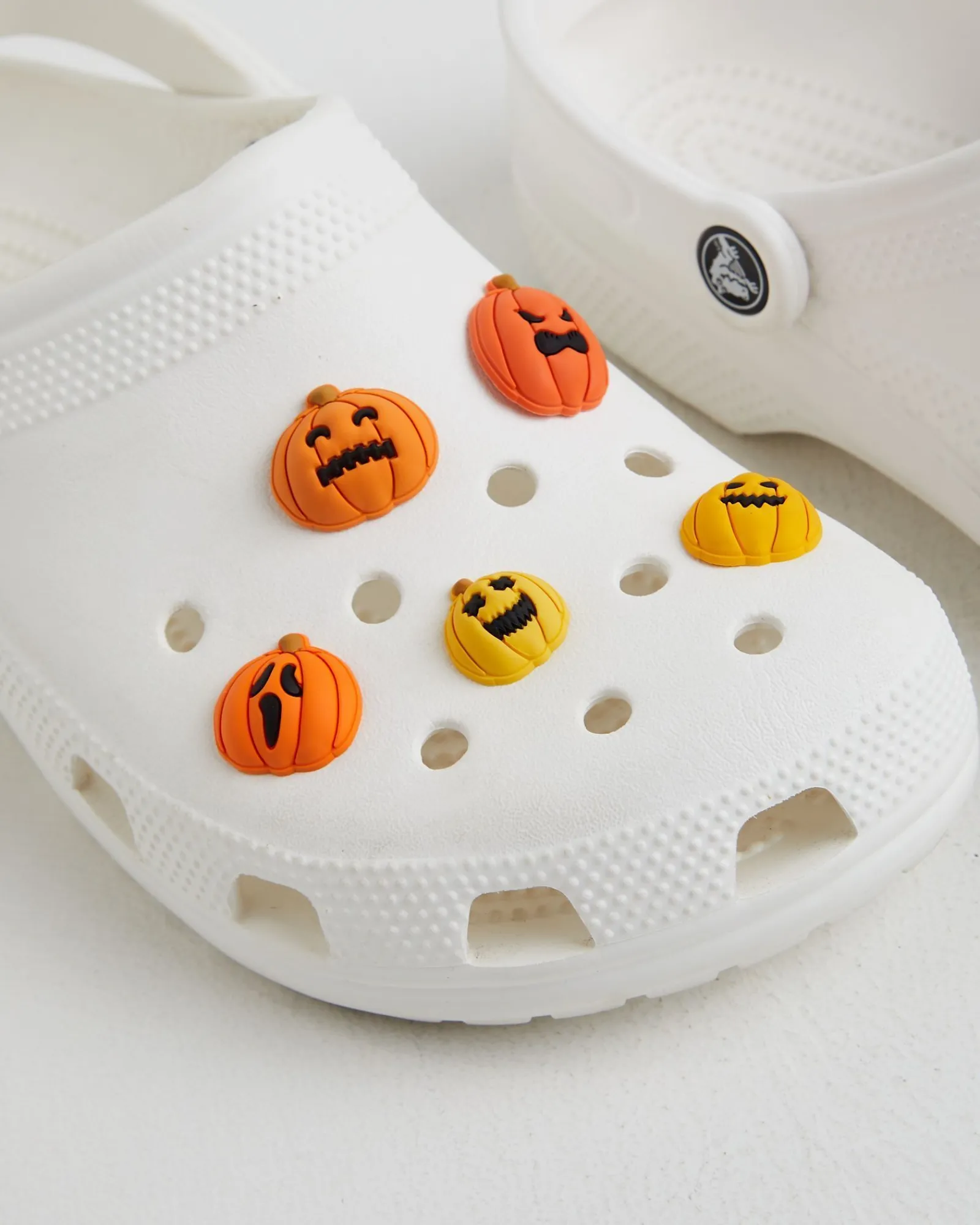 jack_o_lantern__pack_jibb_0.webp Discount CROCS Jack O Lantern 5 Pack Jibbitz