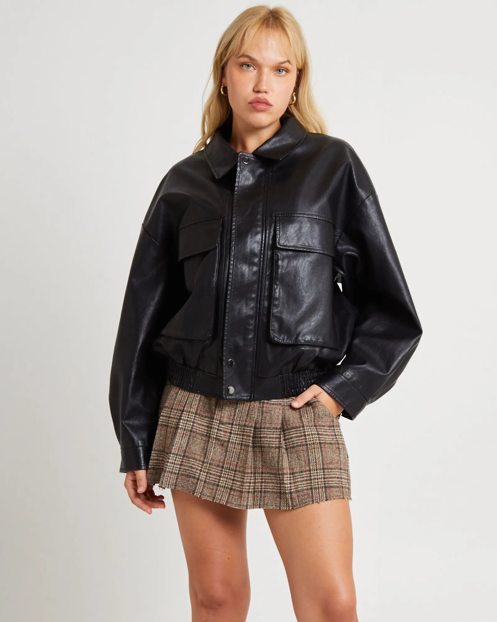 jen_oversized_patch_pocke_6.webp Shop ALICE IN THE EVE Jen Oversized Patch Pocket Jacket