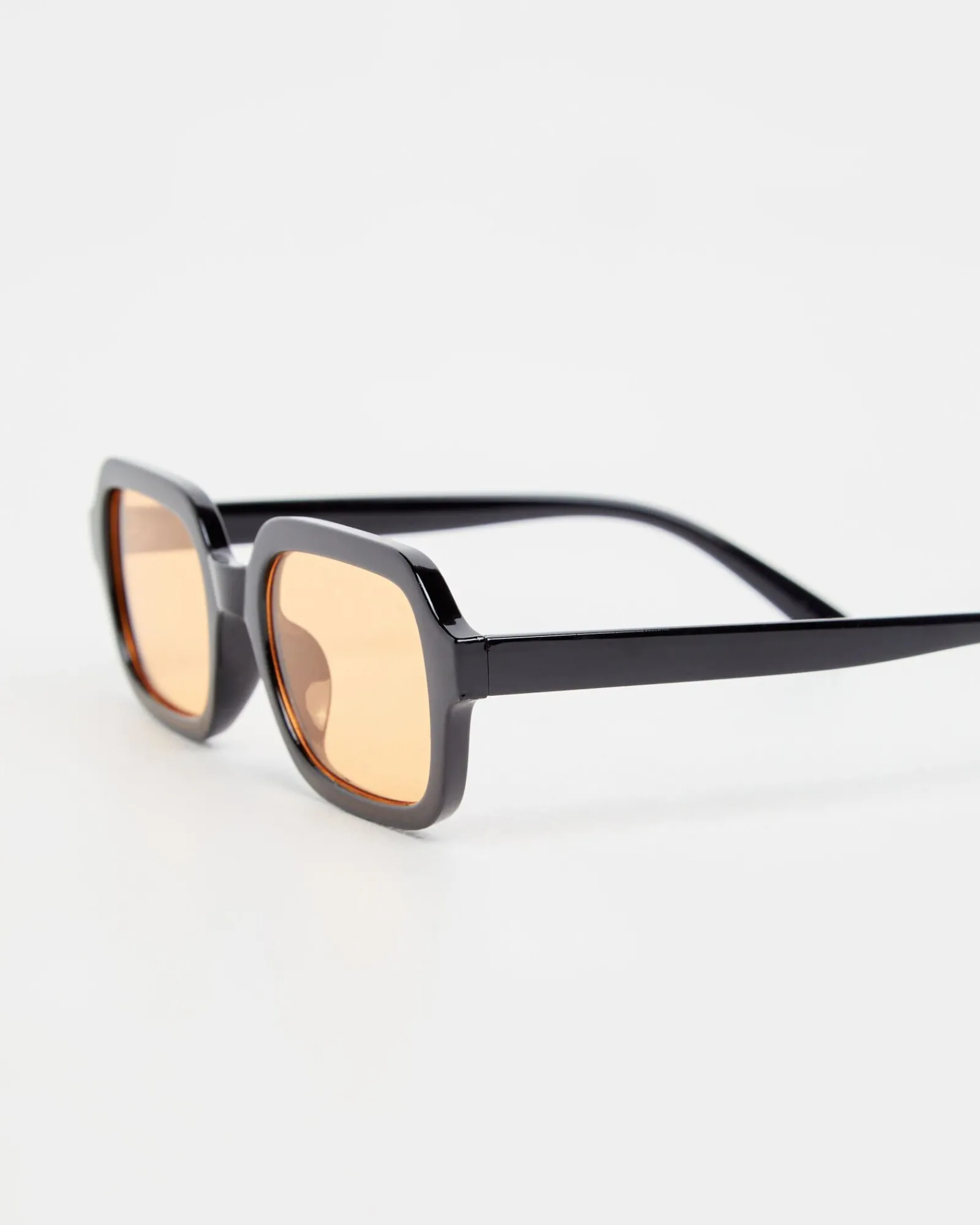 jessie_sunglasses_in_brow_2.webp Discount INSIGHT Jessie Sunglasses In Brown
