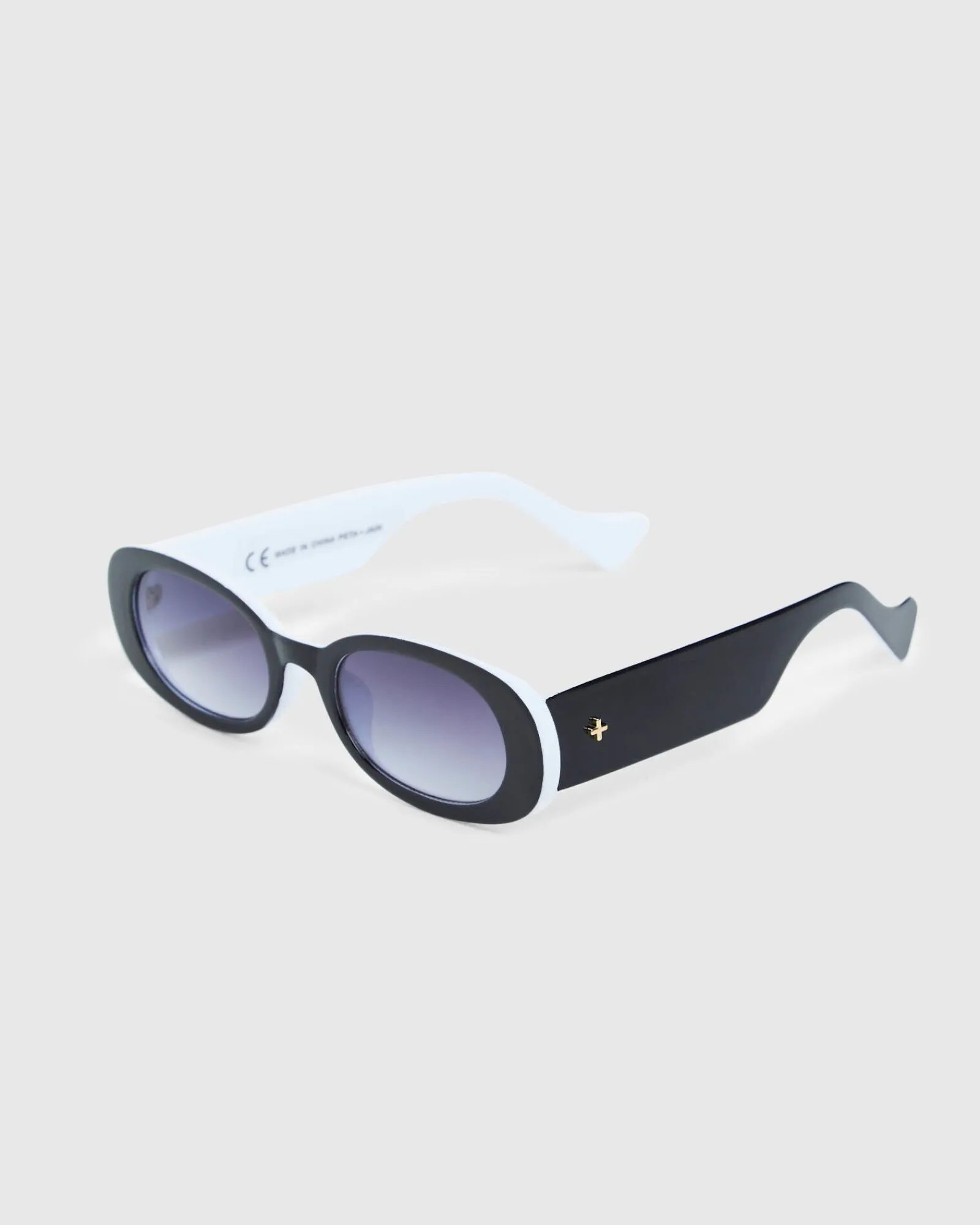 jones_sunglasses_blackwhi_2.webp Fashion PETA AND JAIN Jones Sunglasses Black/White