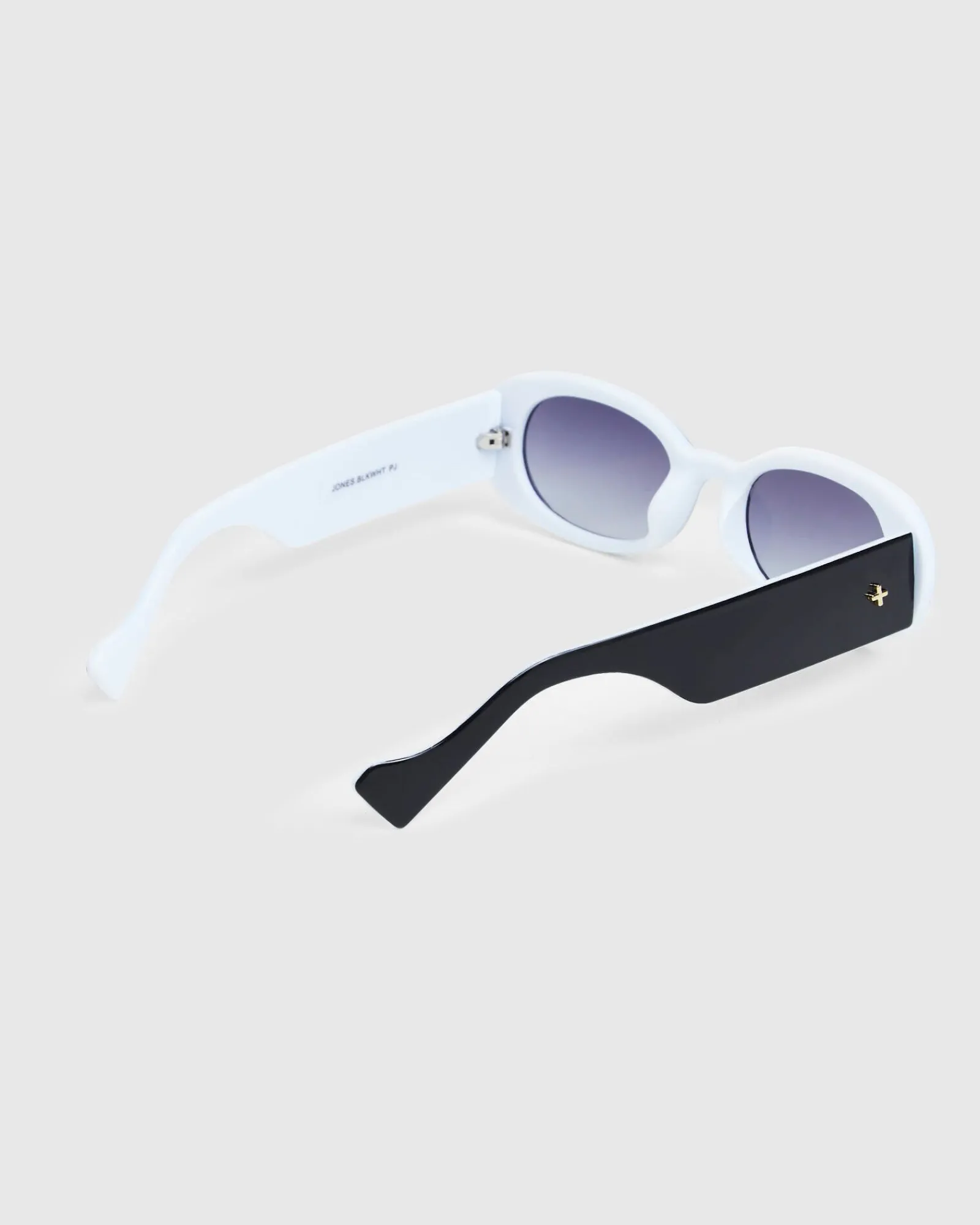 jones_sunglasses_blackwhi_3.webp Fashion PETA AND JAIN Jones Sunglasses Black/White