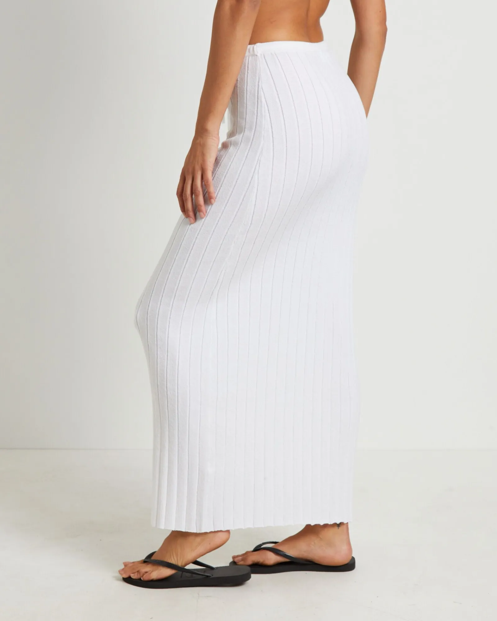 keta_knit_maxi_skirt_in_w_3.webp Online SUBTITLED Keta Knit Maxi Skirt In White
