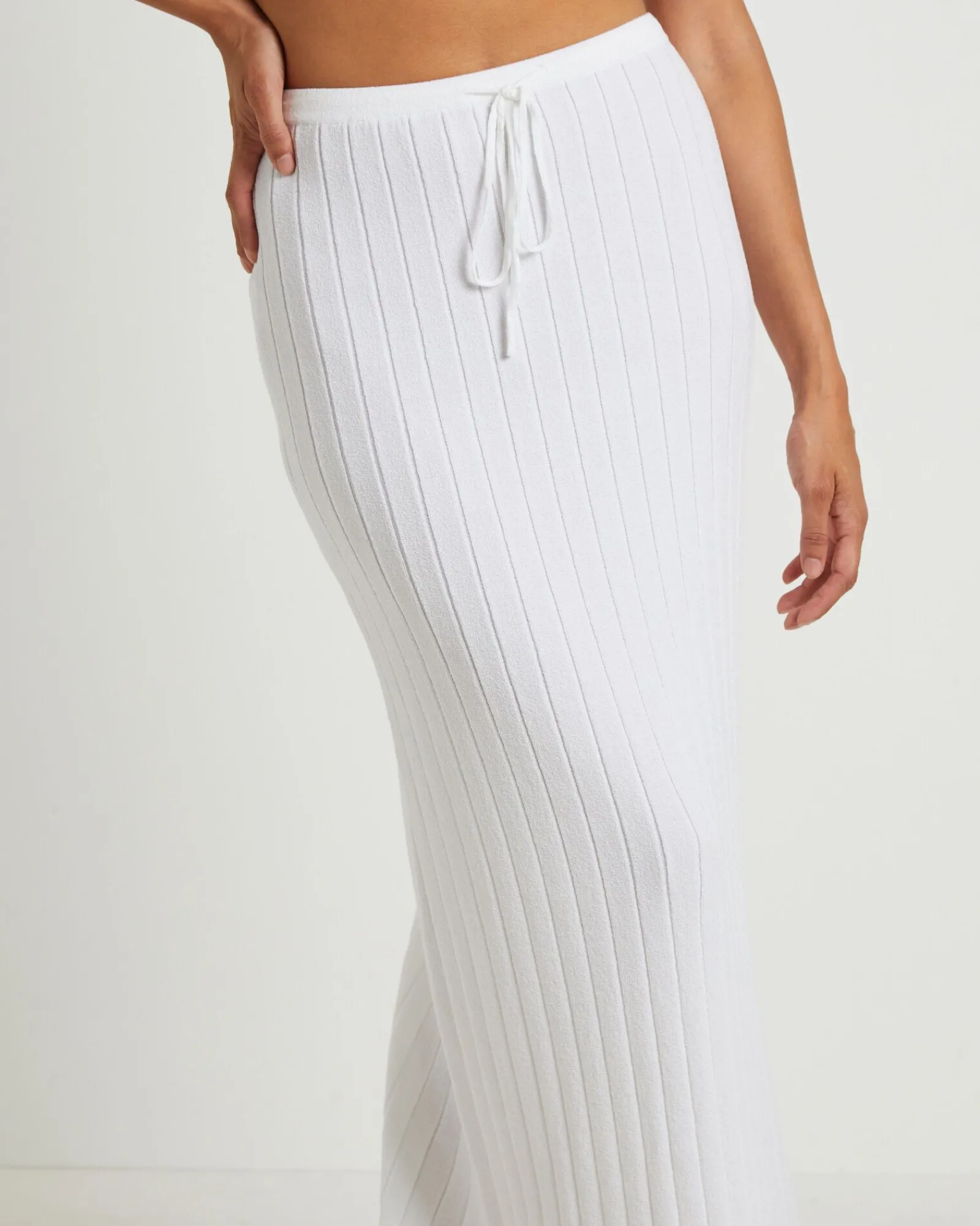 keta_knit_maxi_skirt_in_w_4.webp Online SUBTITLED Keta Knit Maxi Skirt In White