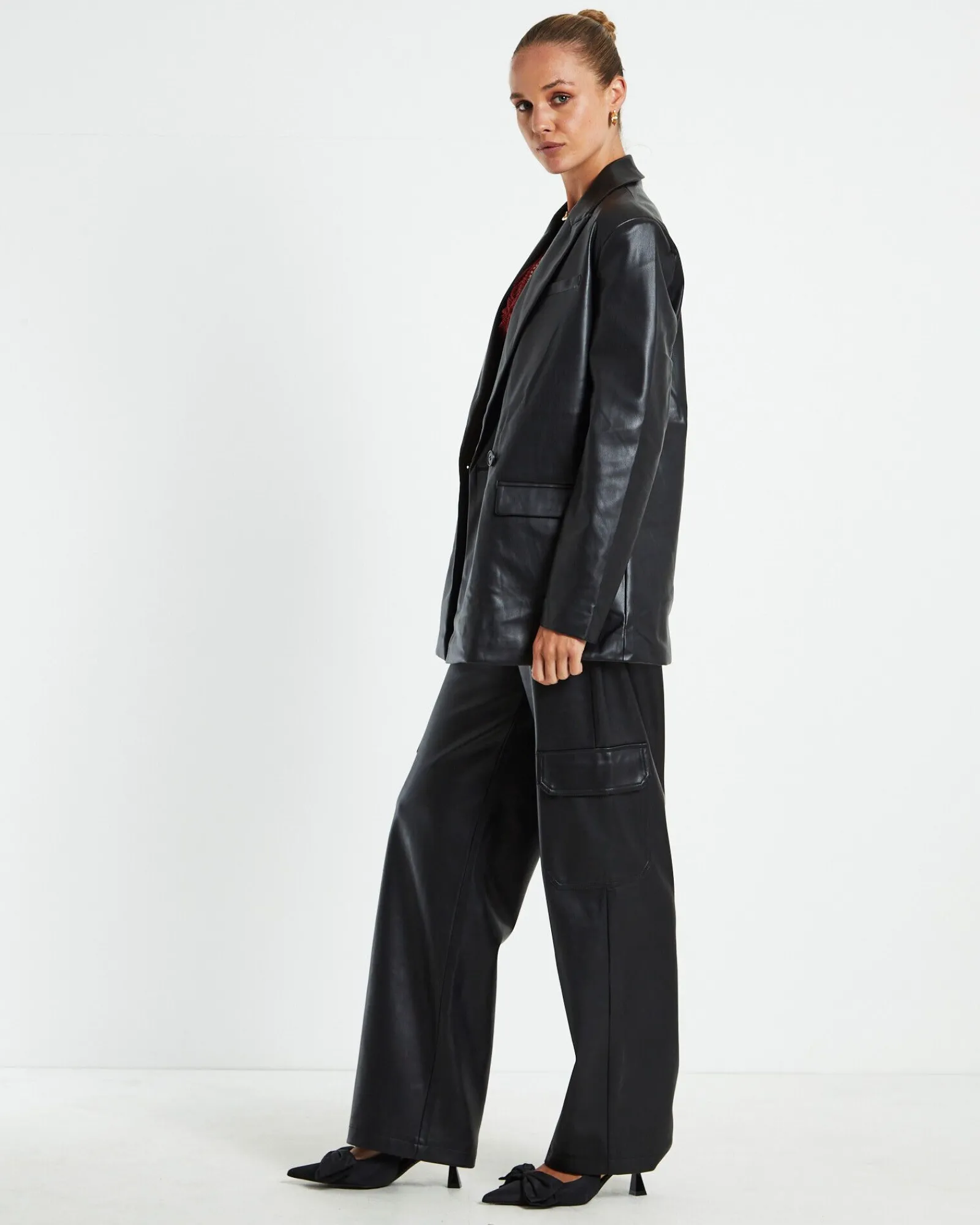 kylie_boxy_pu_blazer_blac_3.webp Sale ALICE IN THE EVE Kylie Boxy Pu Blazer Black