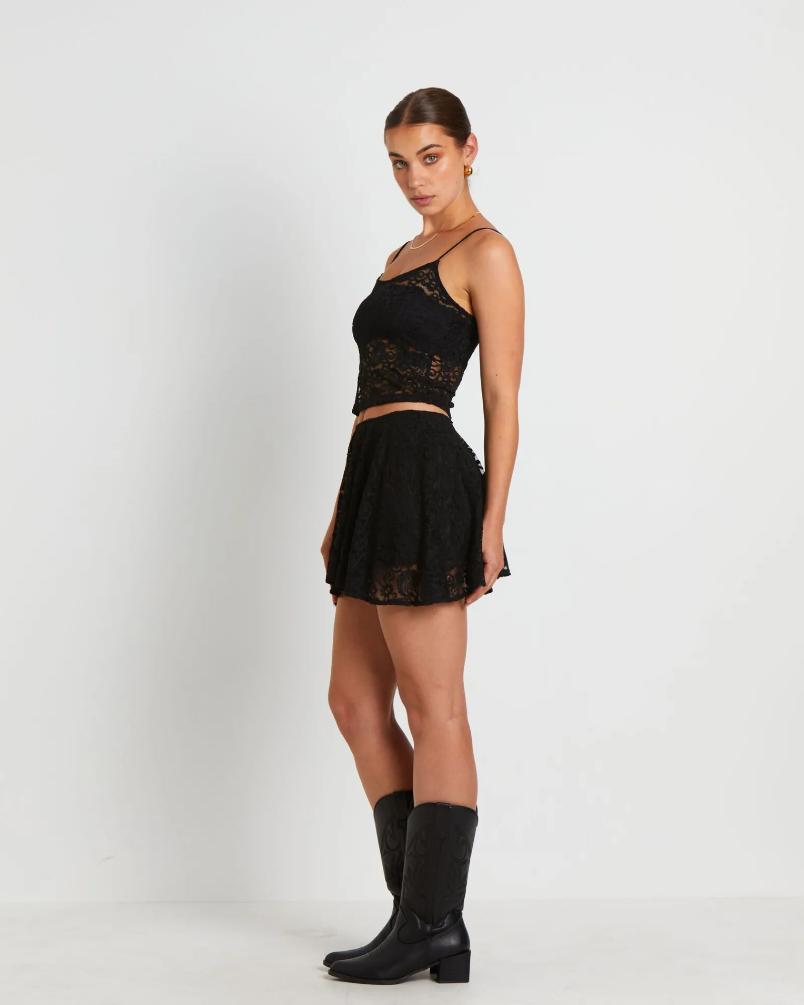 lace_tank_top_in_black_3.webp Hot ALICE IN THE EVE Lace Tank Top In Black