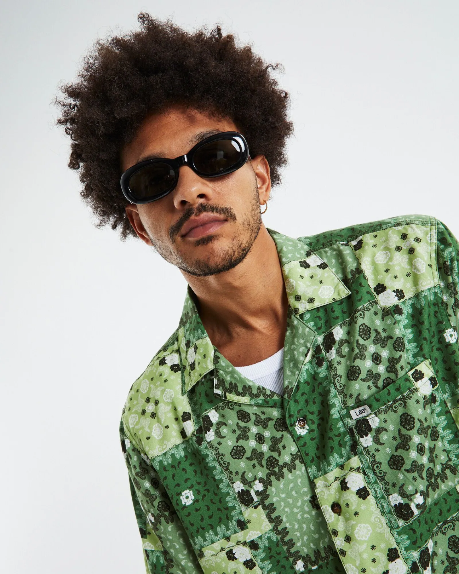 le_sustain_sunglasses_out_5-1.webp Clearance LE SPECS Le Sustain Sunglasses Outta Trash Black/Khaki Mono