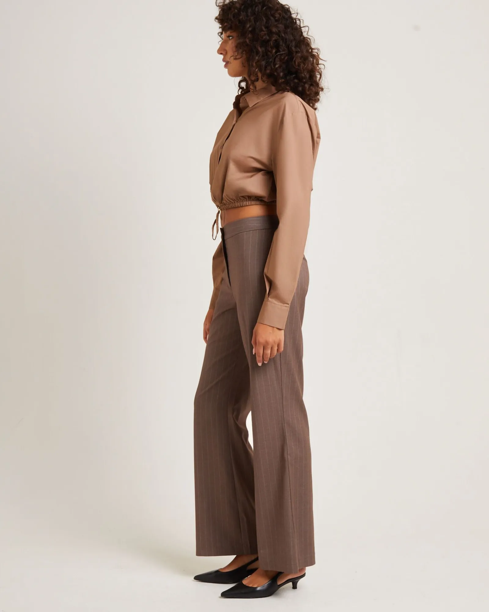 lucy_drawstring_poplin_lo_3.webp Discount ALICE IN THE EVE Lucy Drawstring Poplin Long Sleeve Shirt In Chocolate